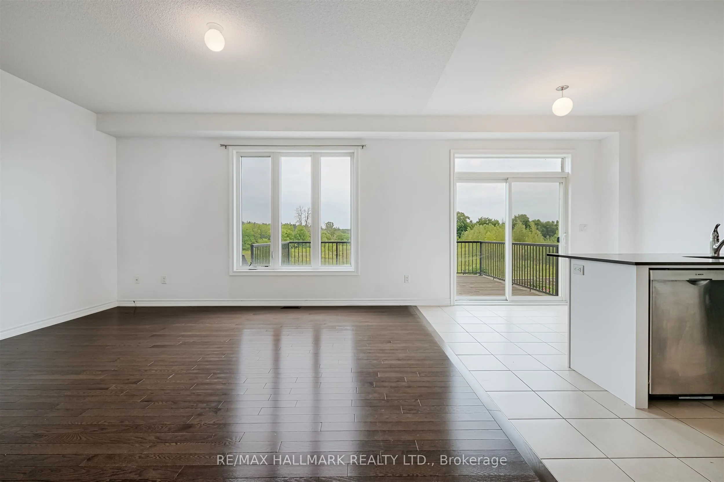 44 Strachan Trail