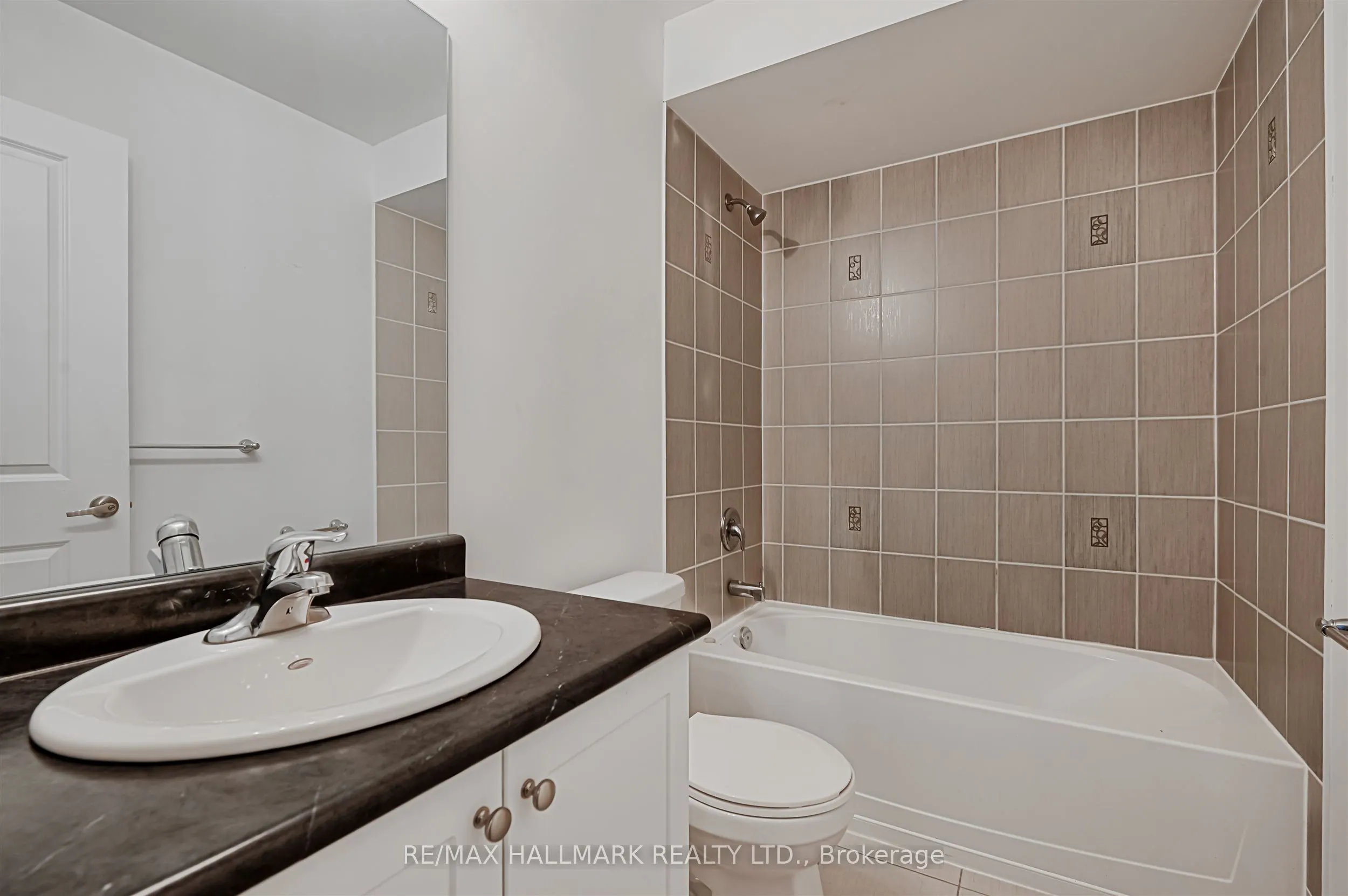 44 Strachan Trail
