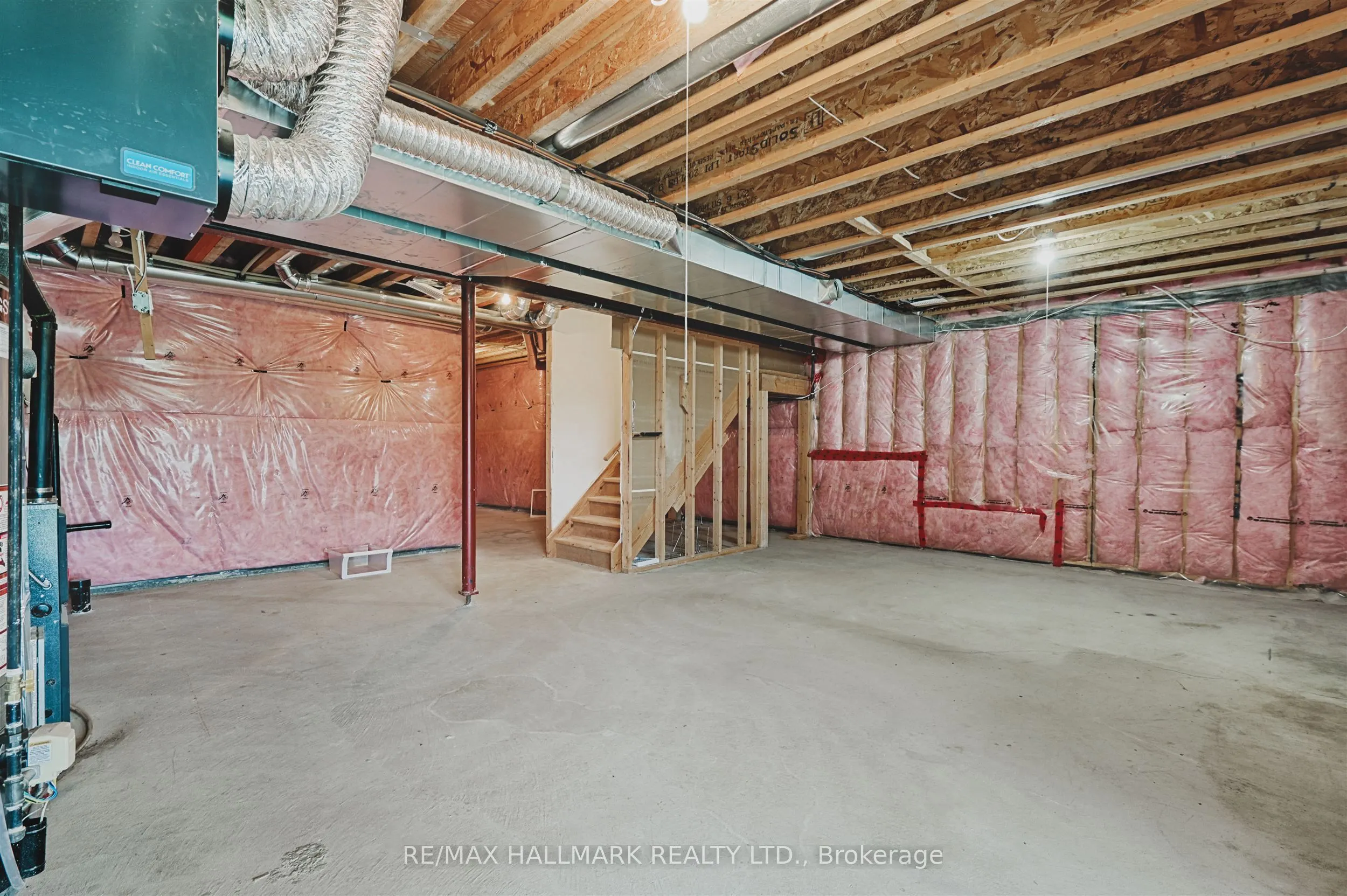 44 Strachan Trail