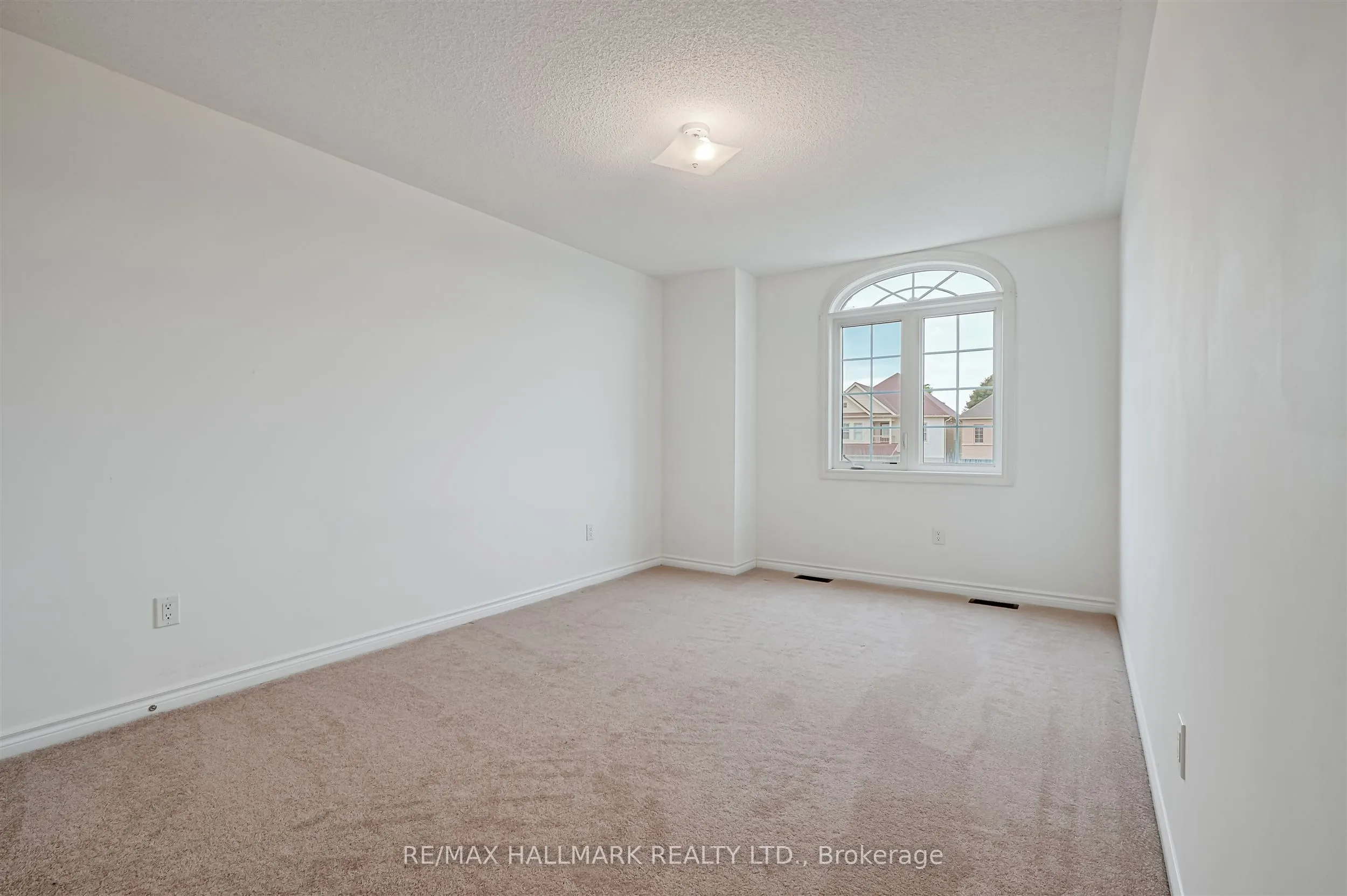 44 Strachan Trail