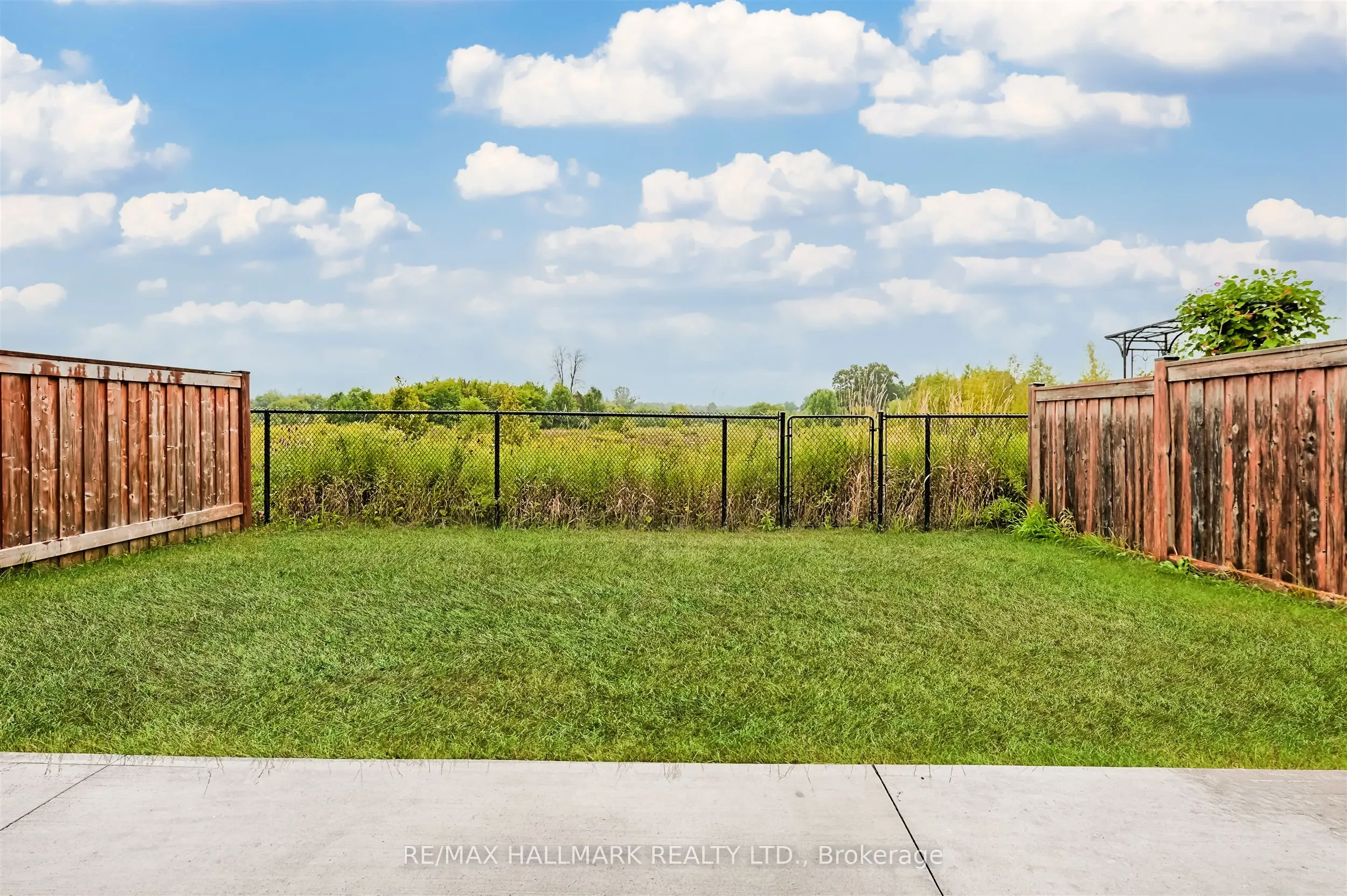 44 Strachan Trail