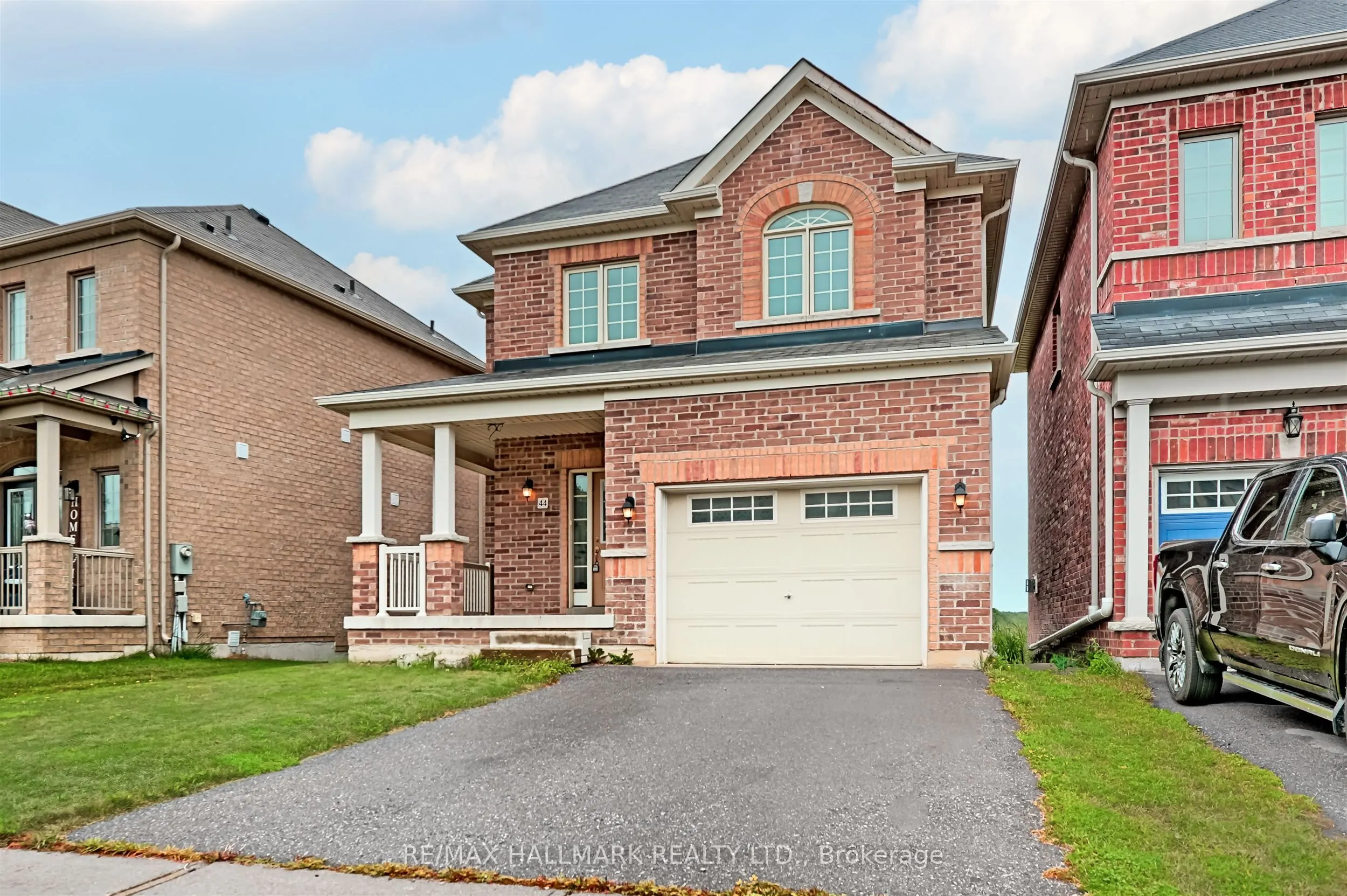 44 Strachan Trail
