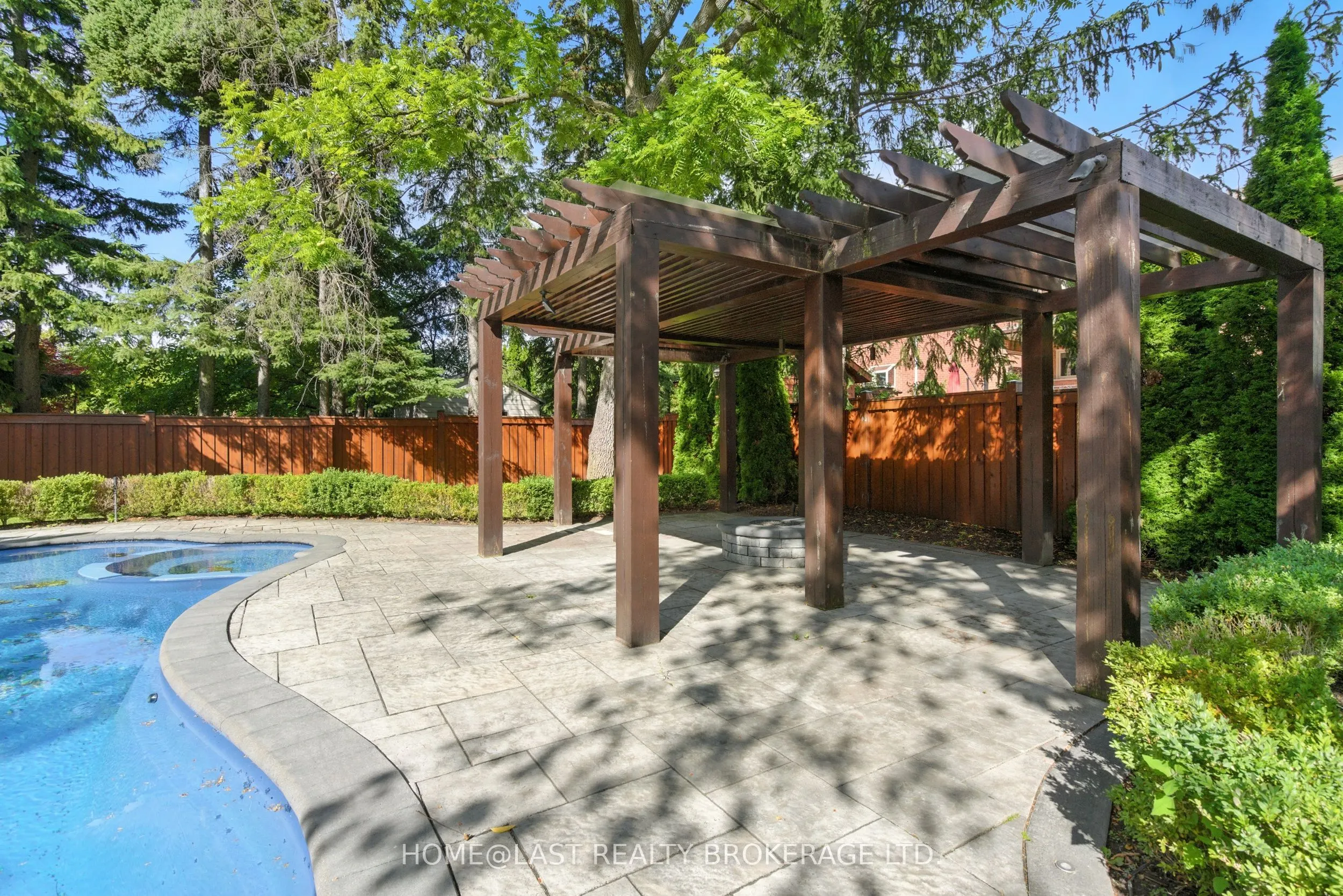 74 Yongehurst Road