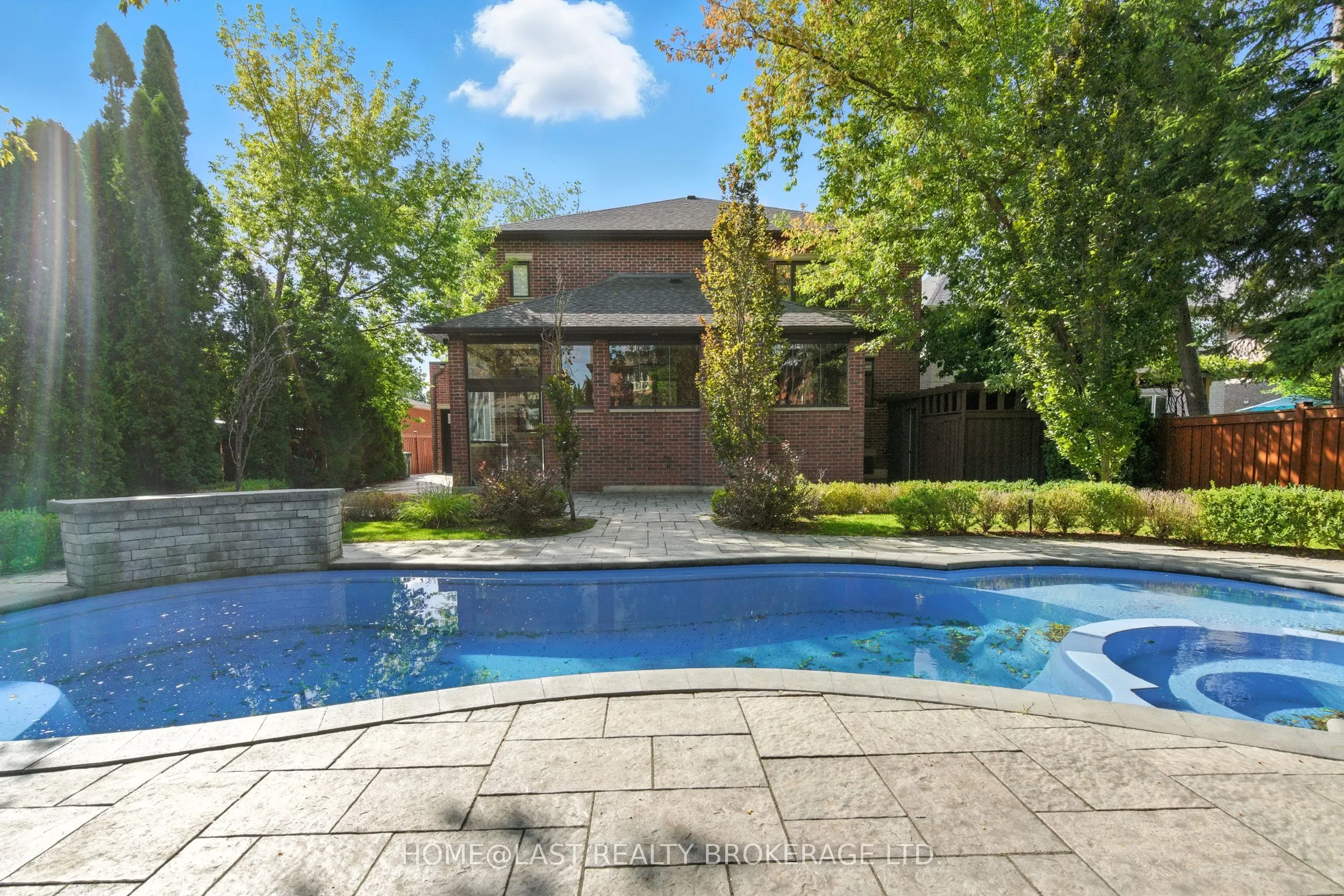 74 Yongehurst Road