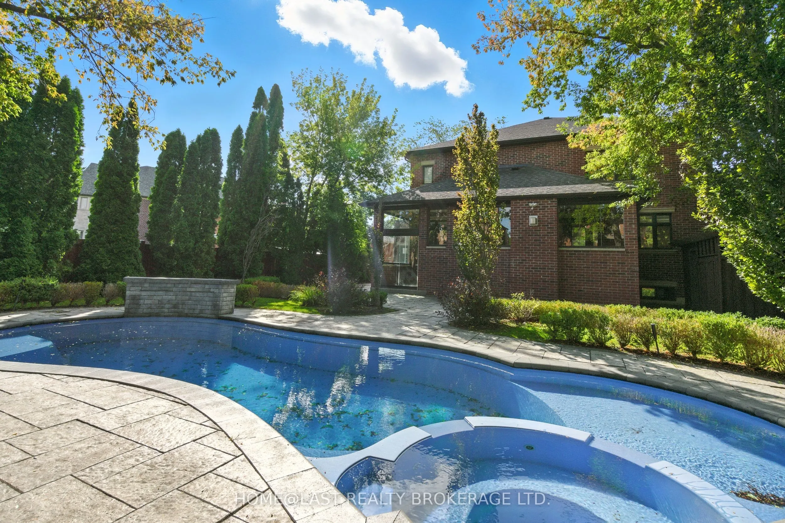 74 Yongehurst Road