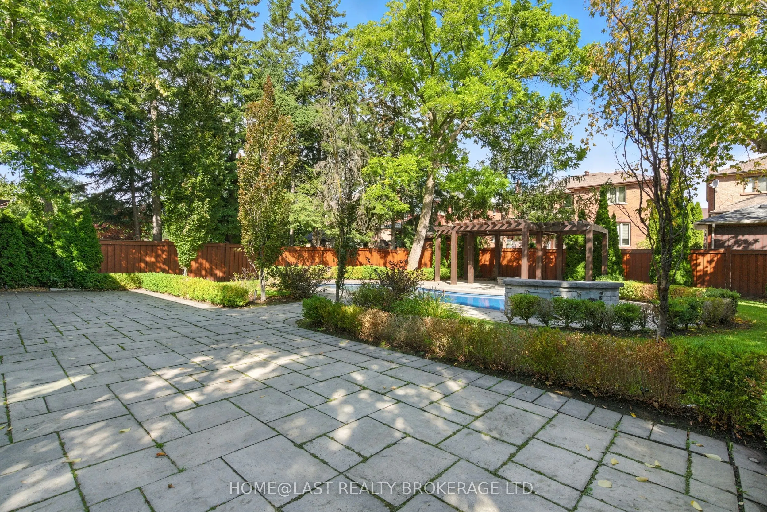 74 Yongehurst Road
