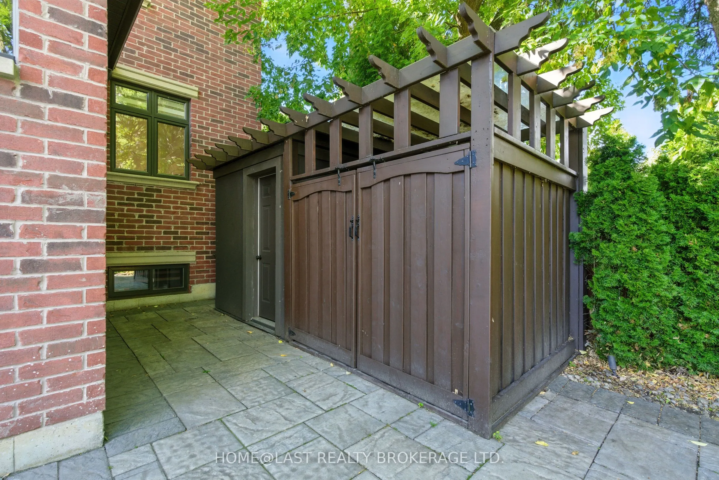 74 Yongehurst Road