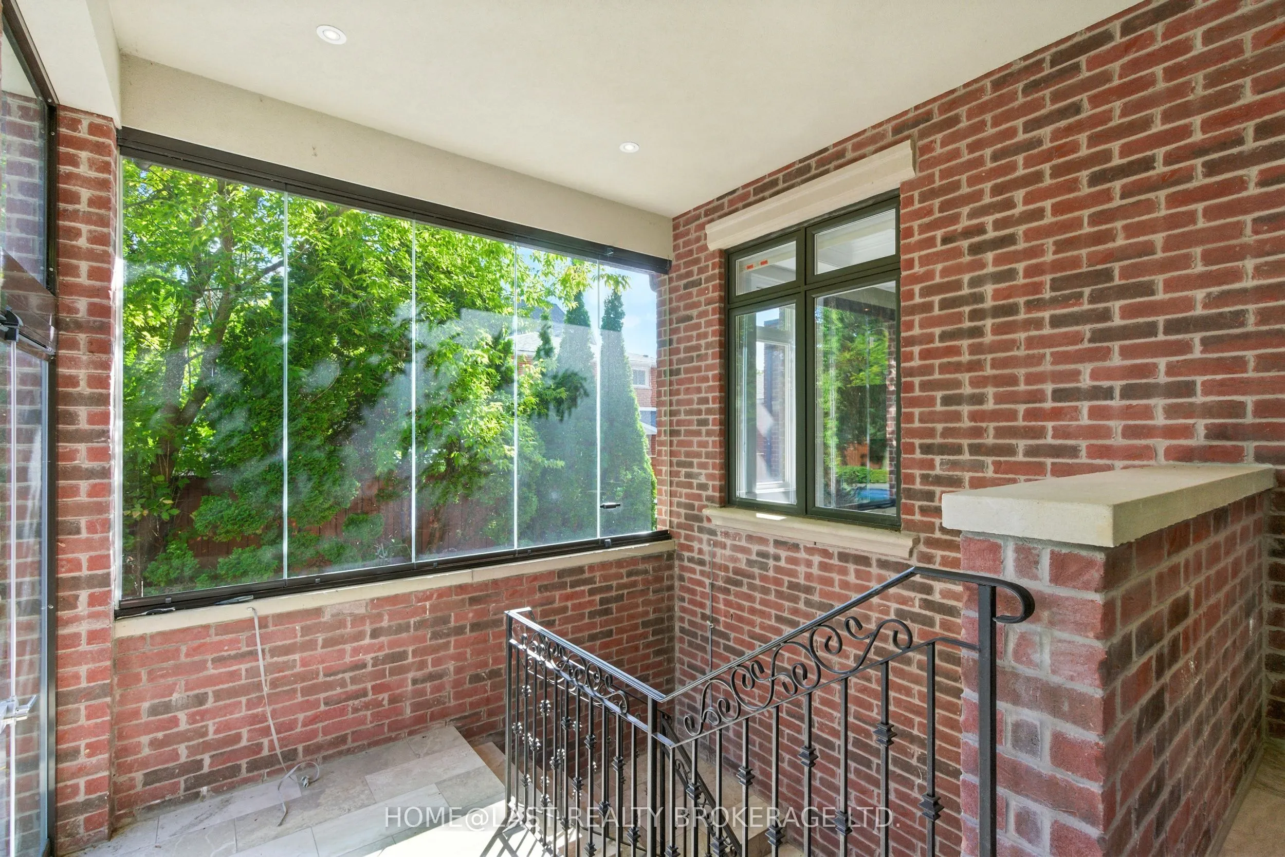 74 Yongehurst Road