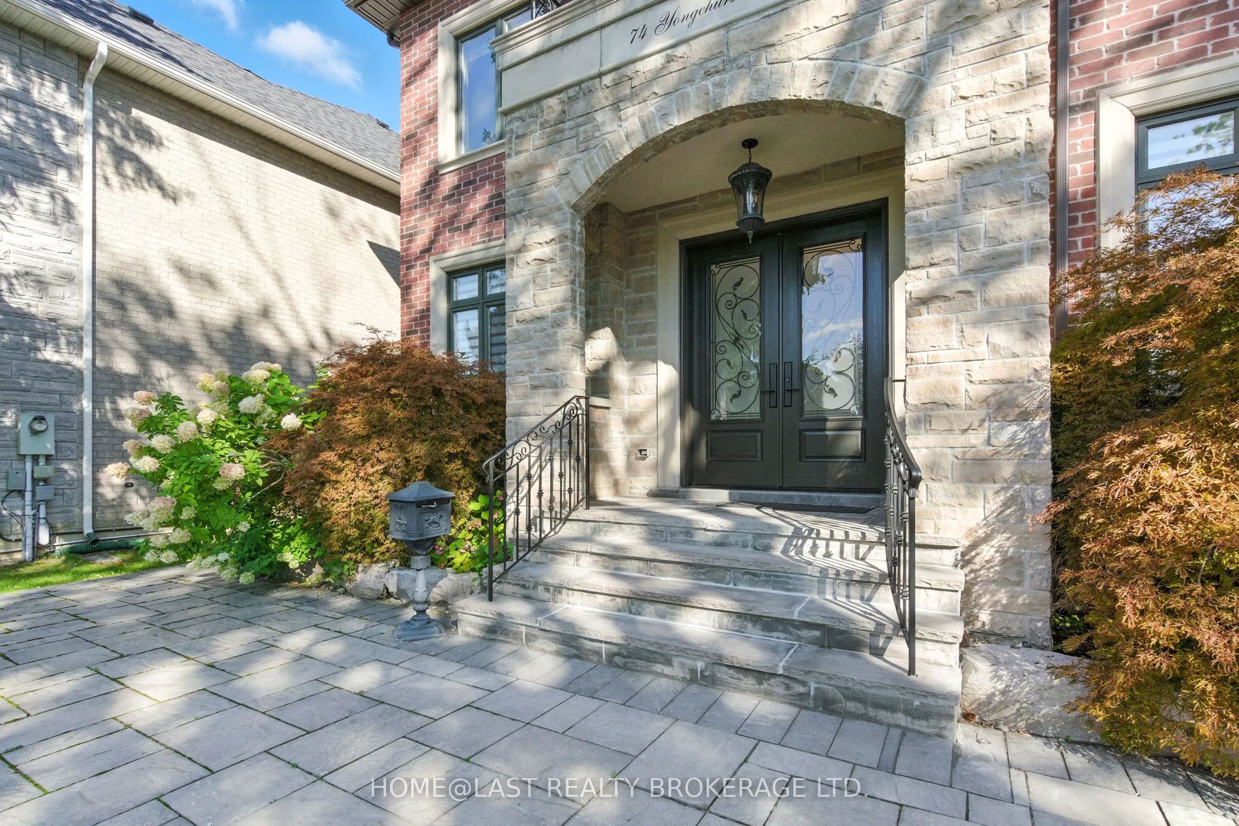 74 Yongehurst Road