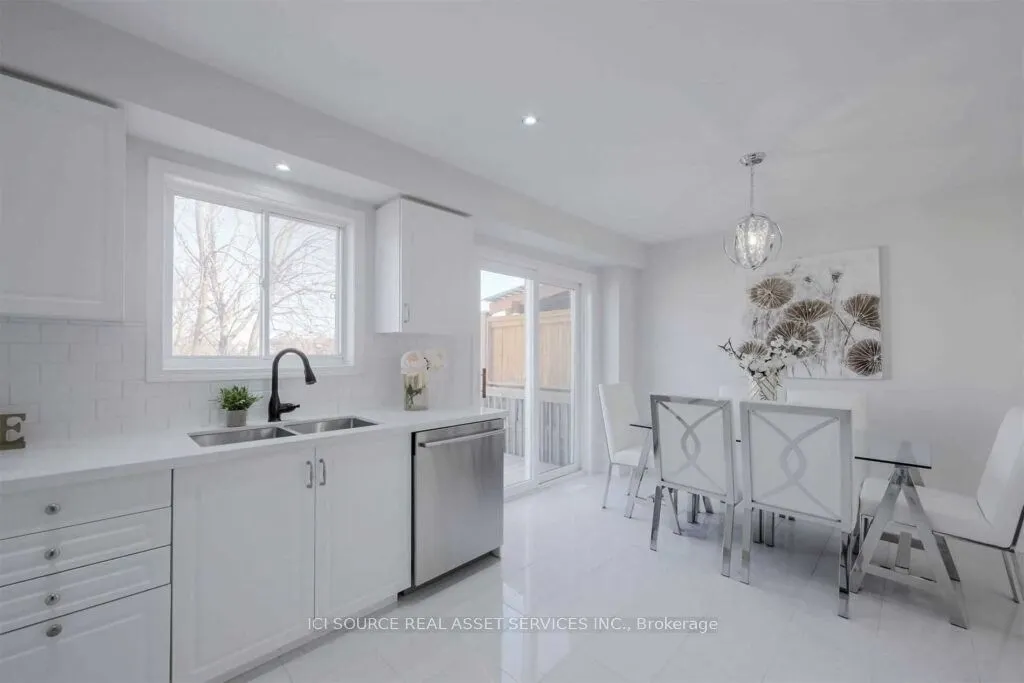 353 Silken Laumann Drive