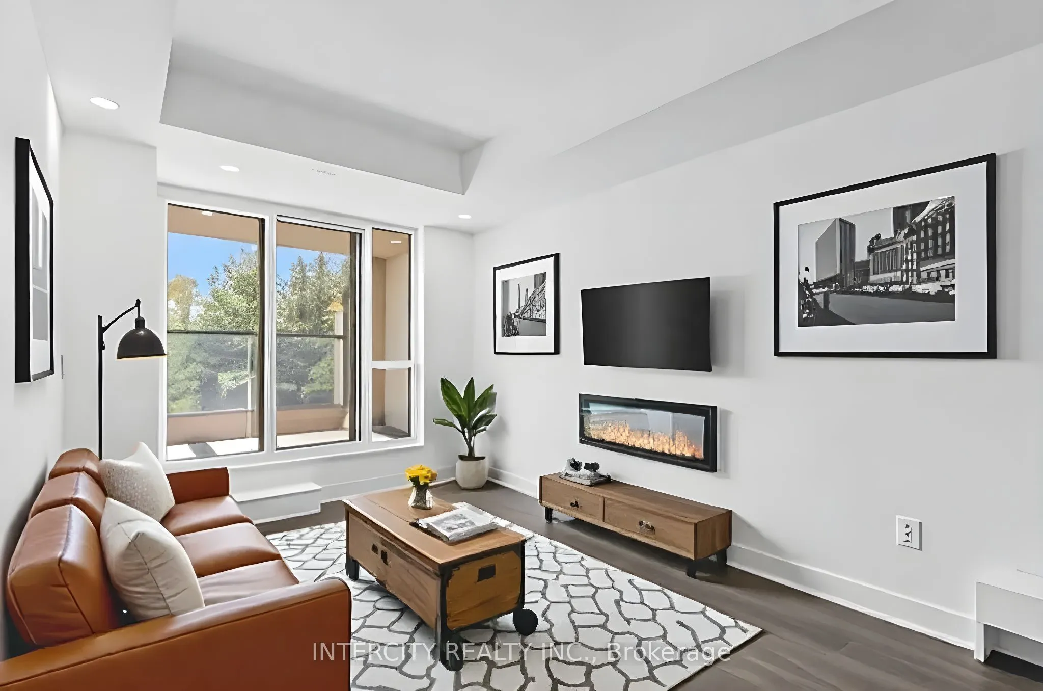 2075 King Road, #325