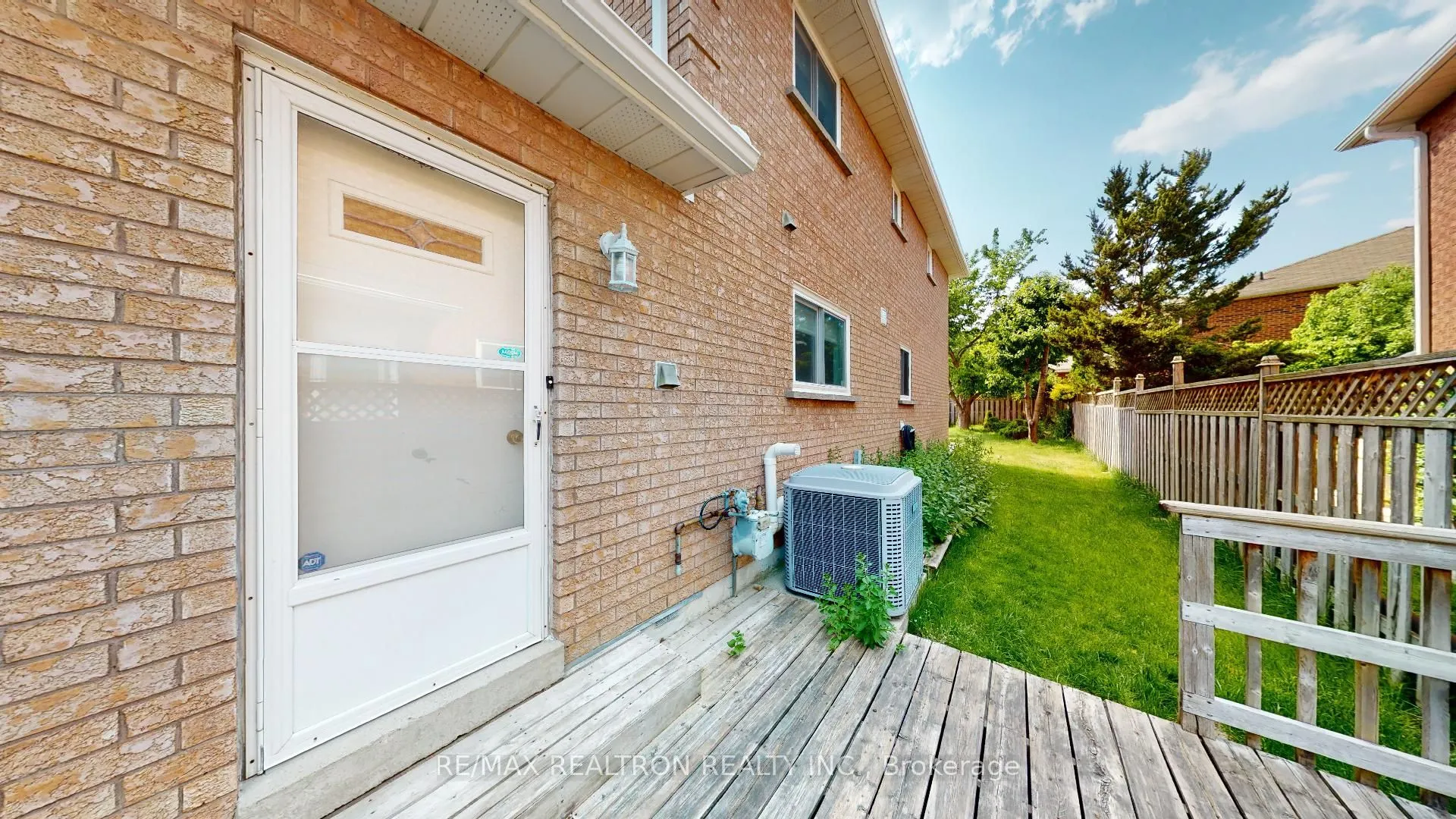 2 Glenhurst Road