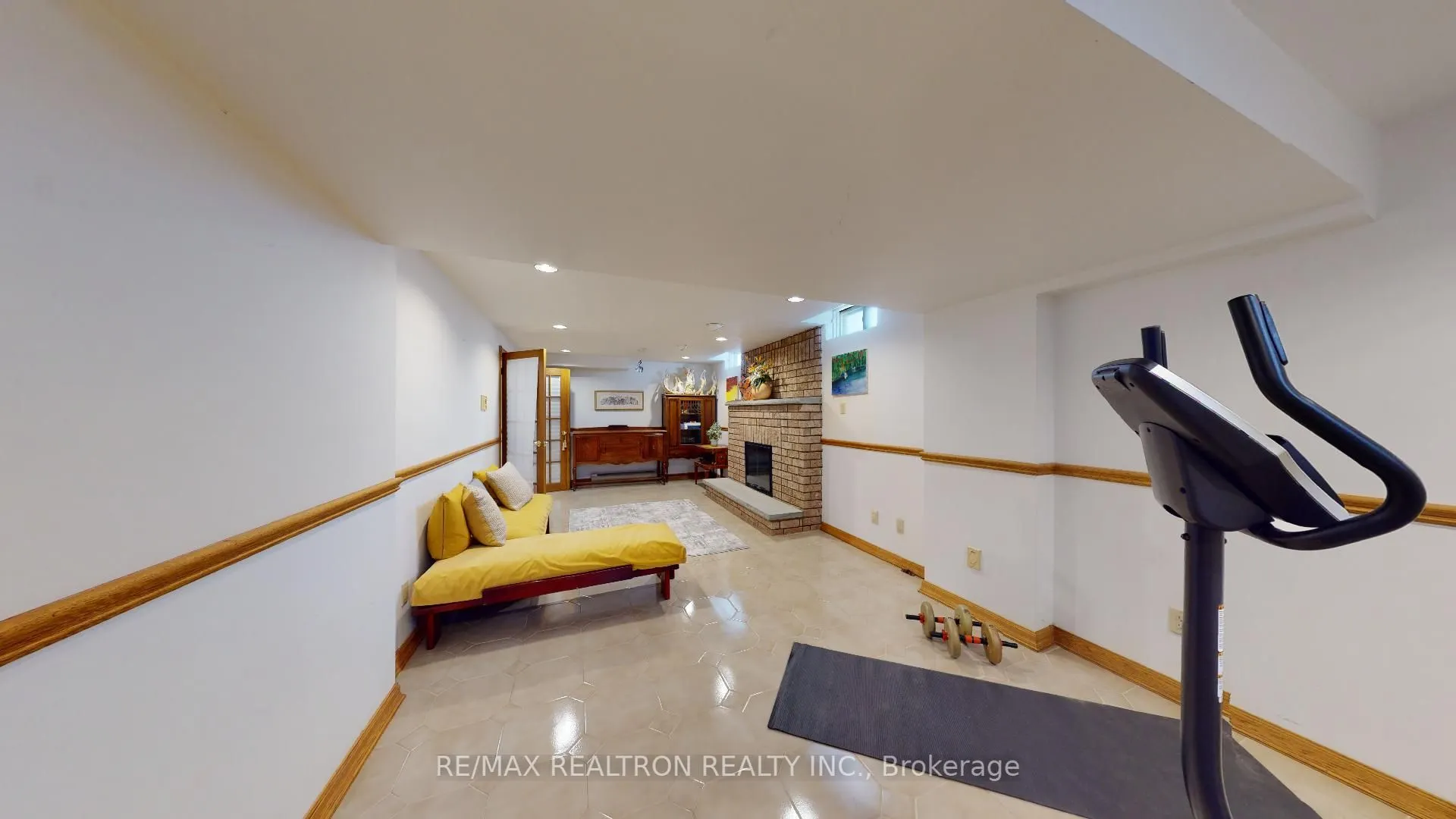 2 Glenhurst Road