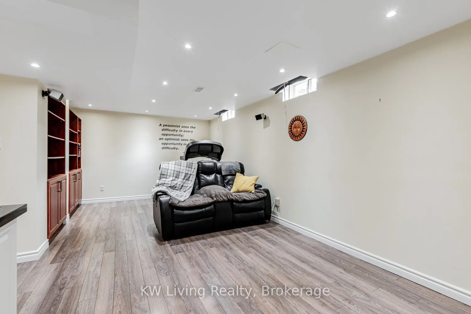 29 Lakespring Drive
