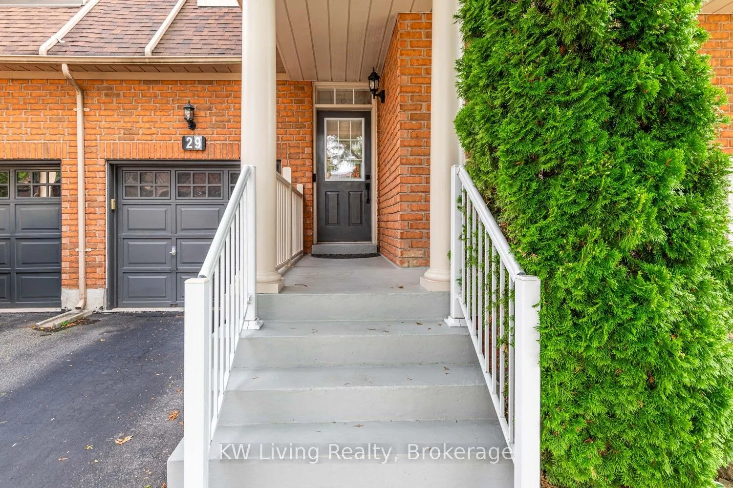 29 Lakespring Drive