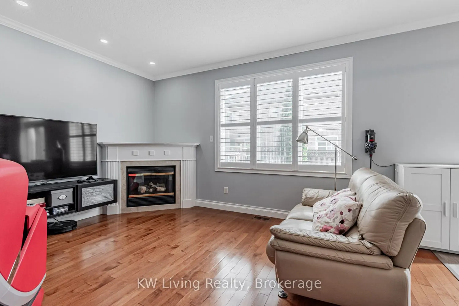 29 Lakespring Drive