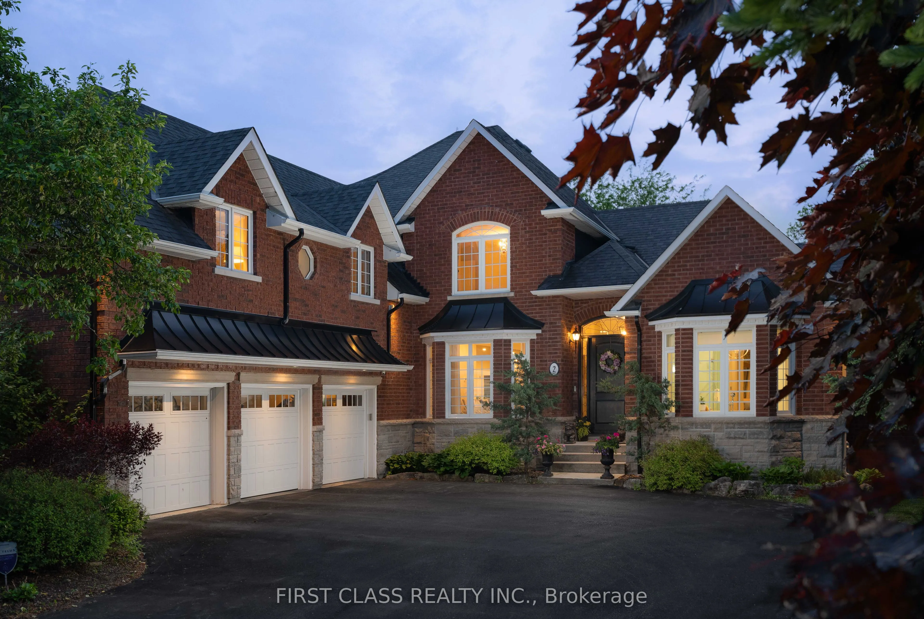 2 Vanvalley Drive