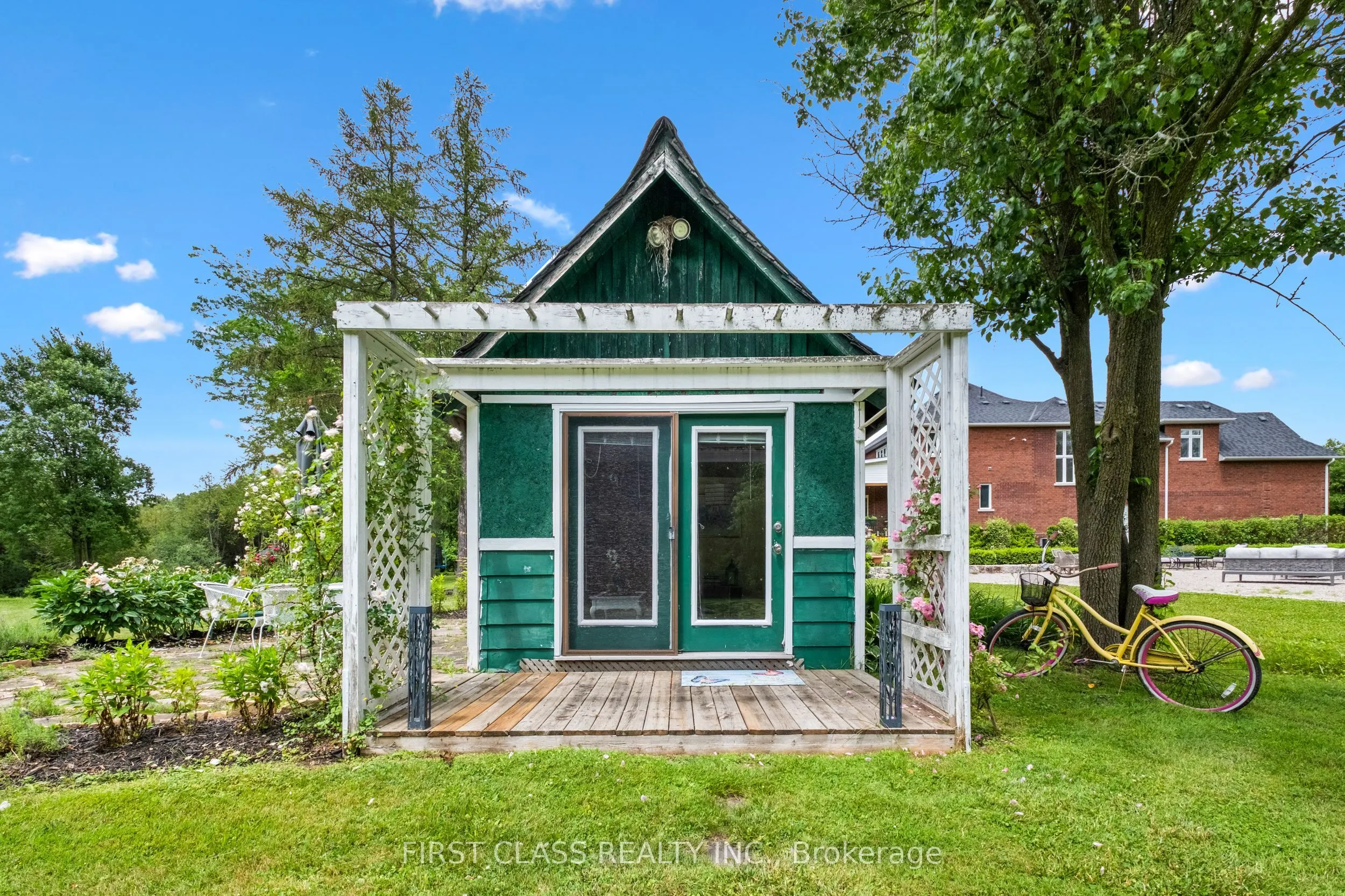 2 Vanvalley Drive