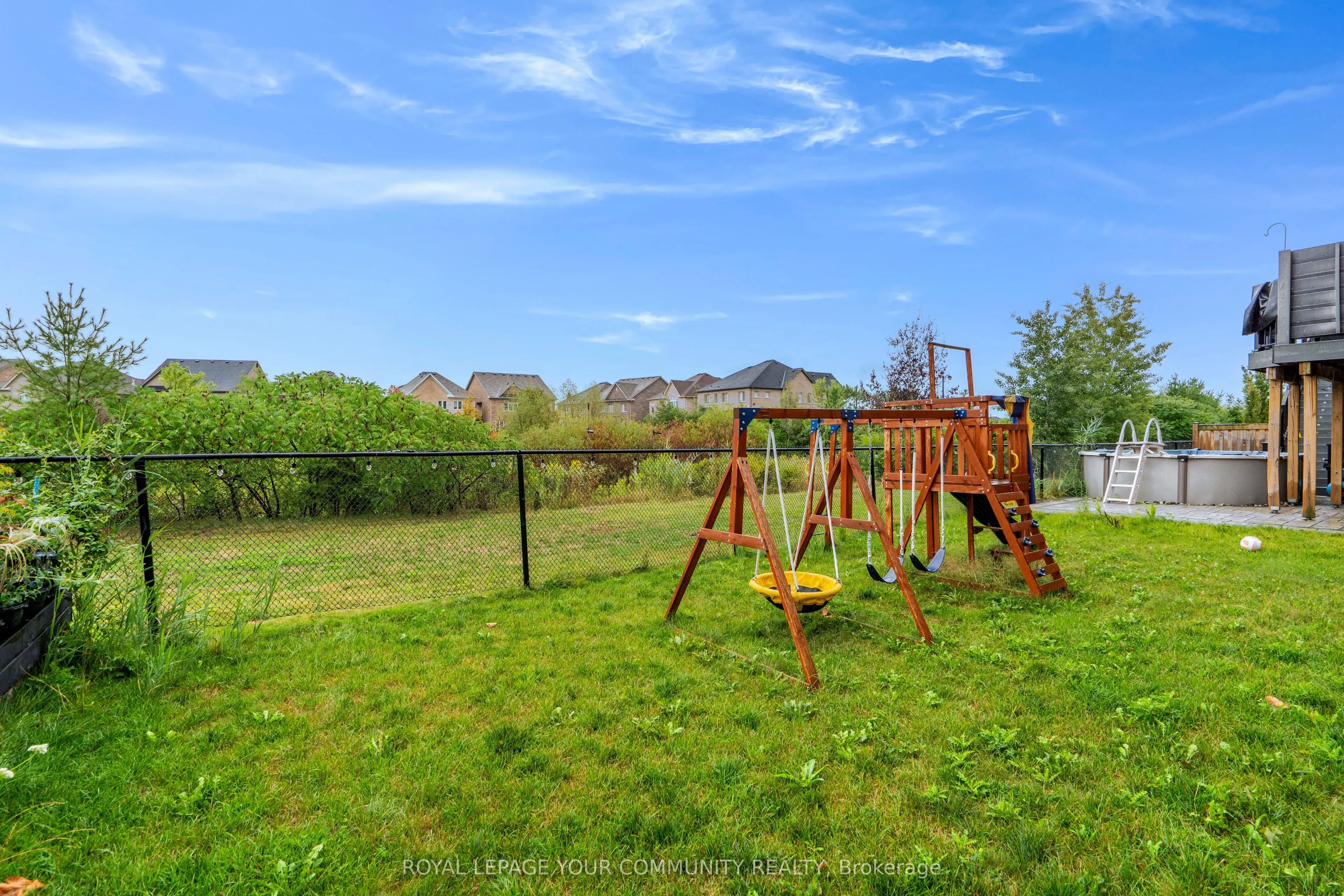 23 Pelee Avenue