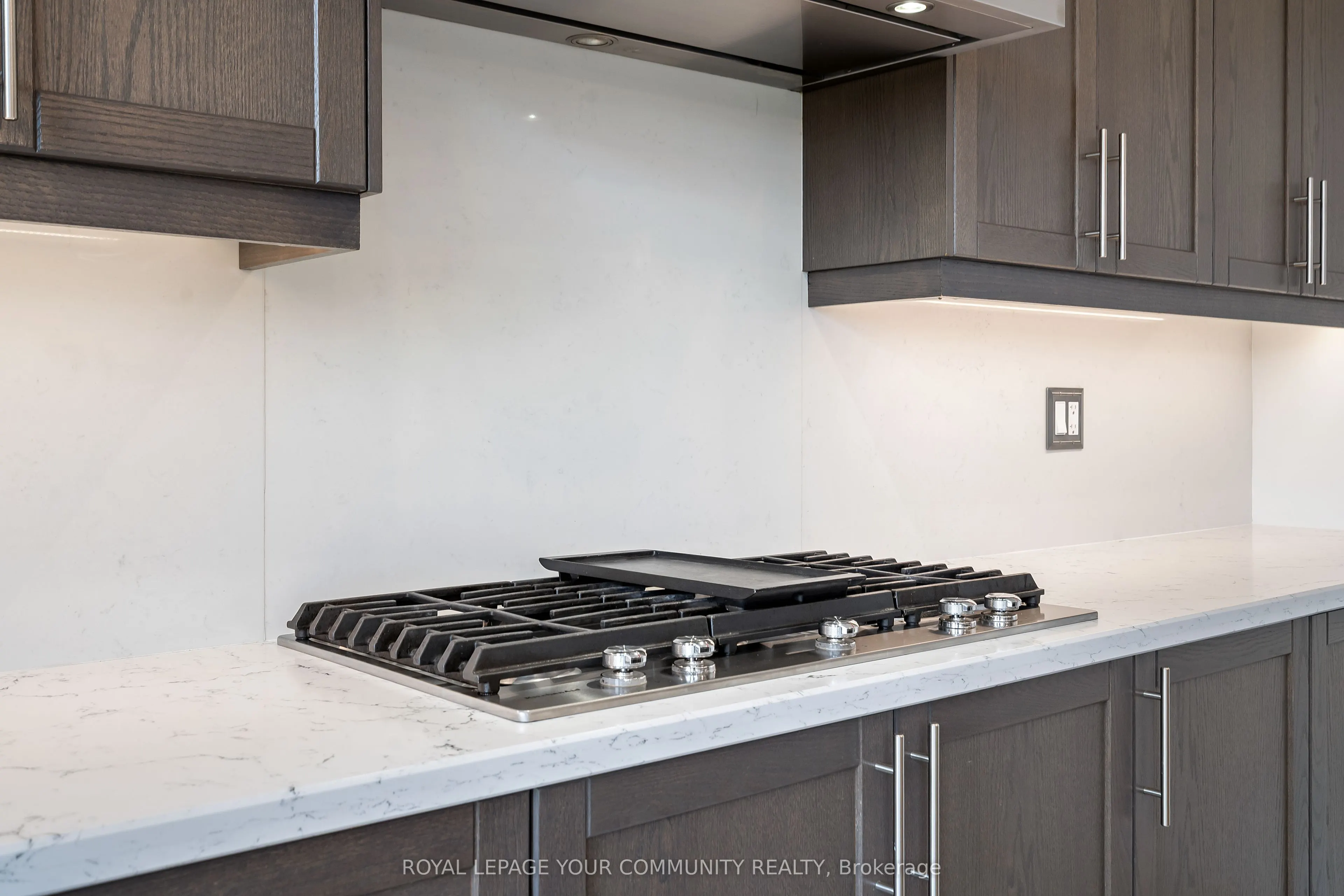 23 Pelee Avenue