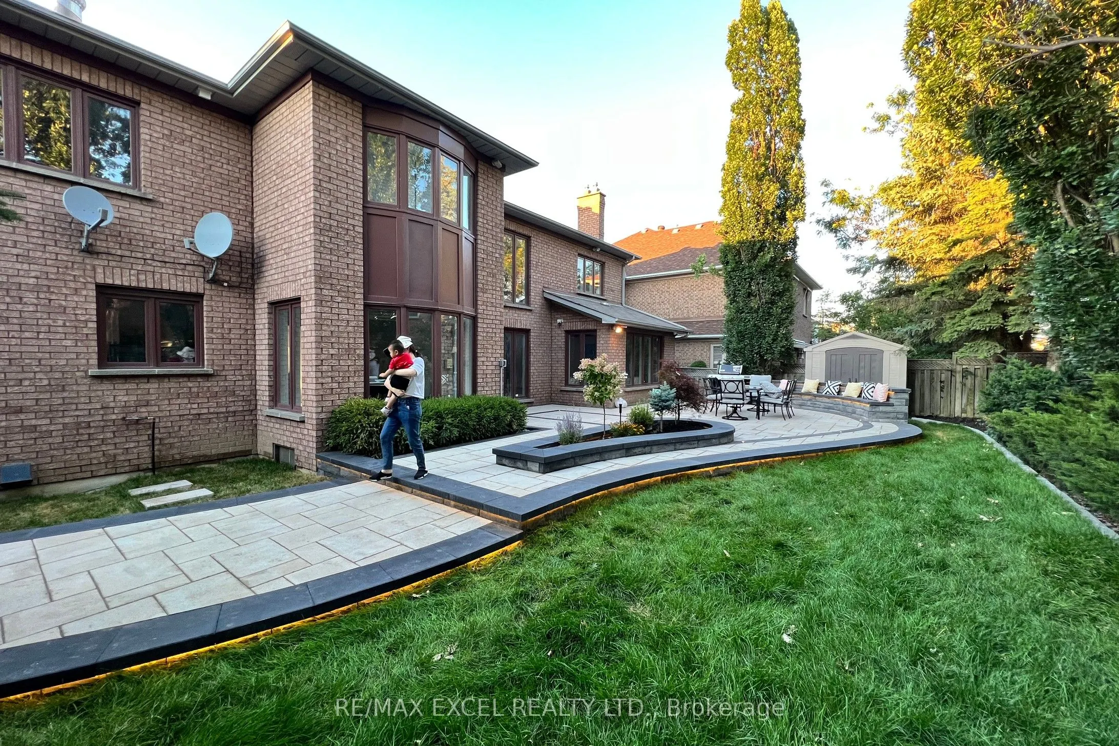 12 Moses Crescent