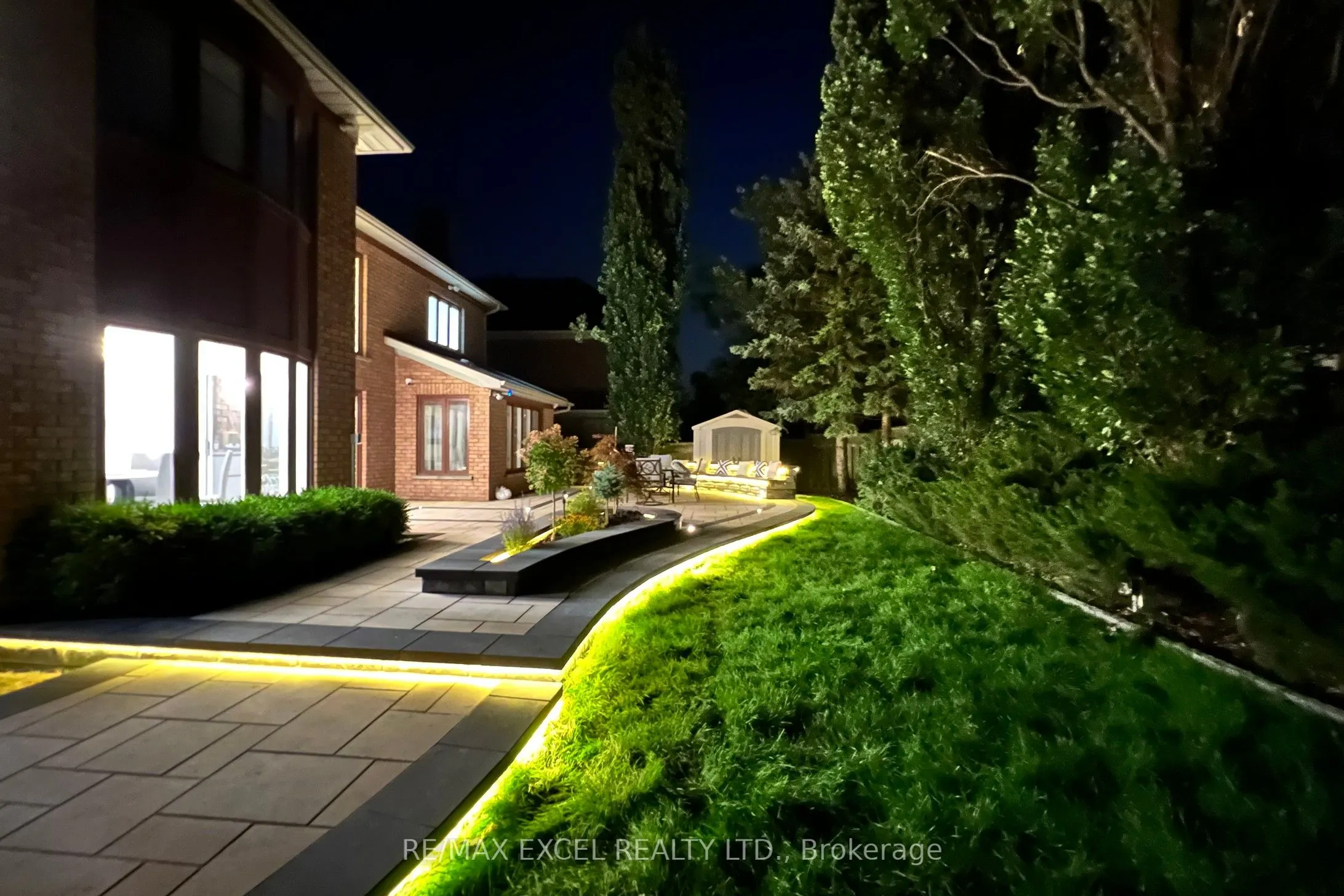 12 Moses Crescent
