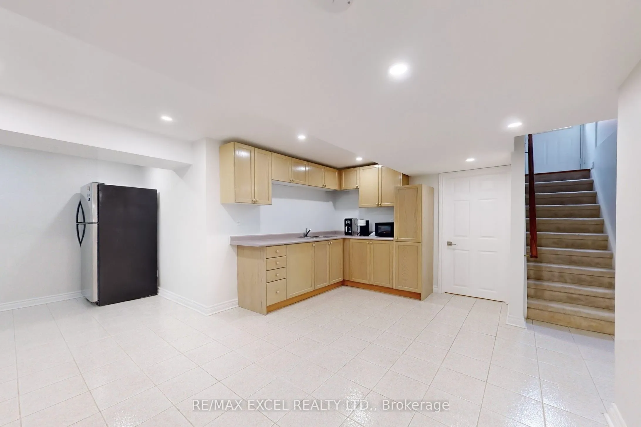 12 Moses Crescent