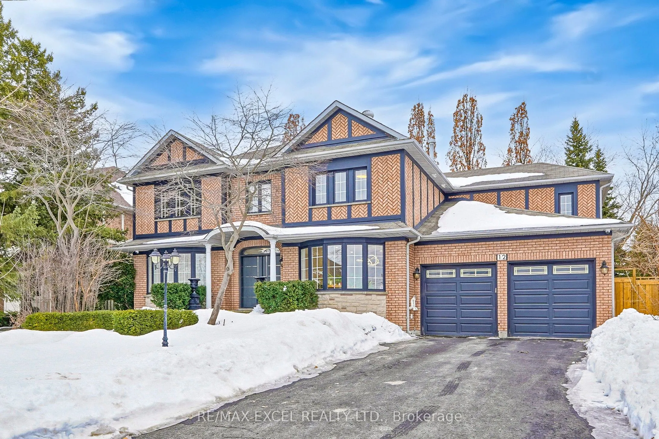 12 Moses Crescent