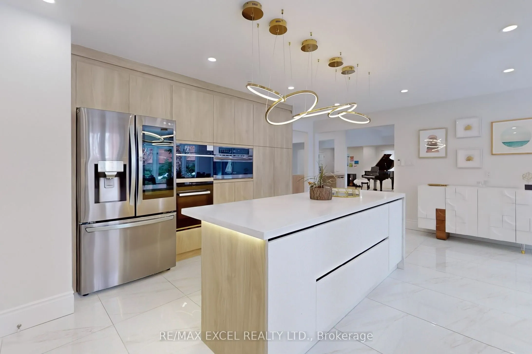 12 Moses Crescent