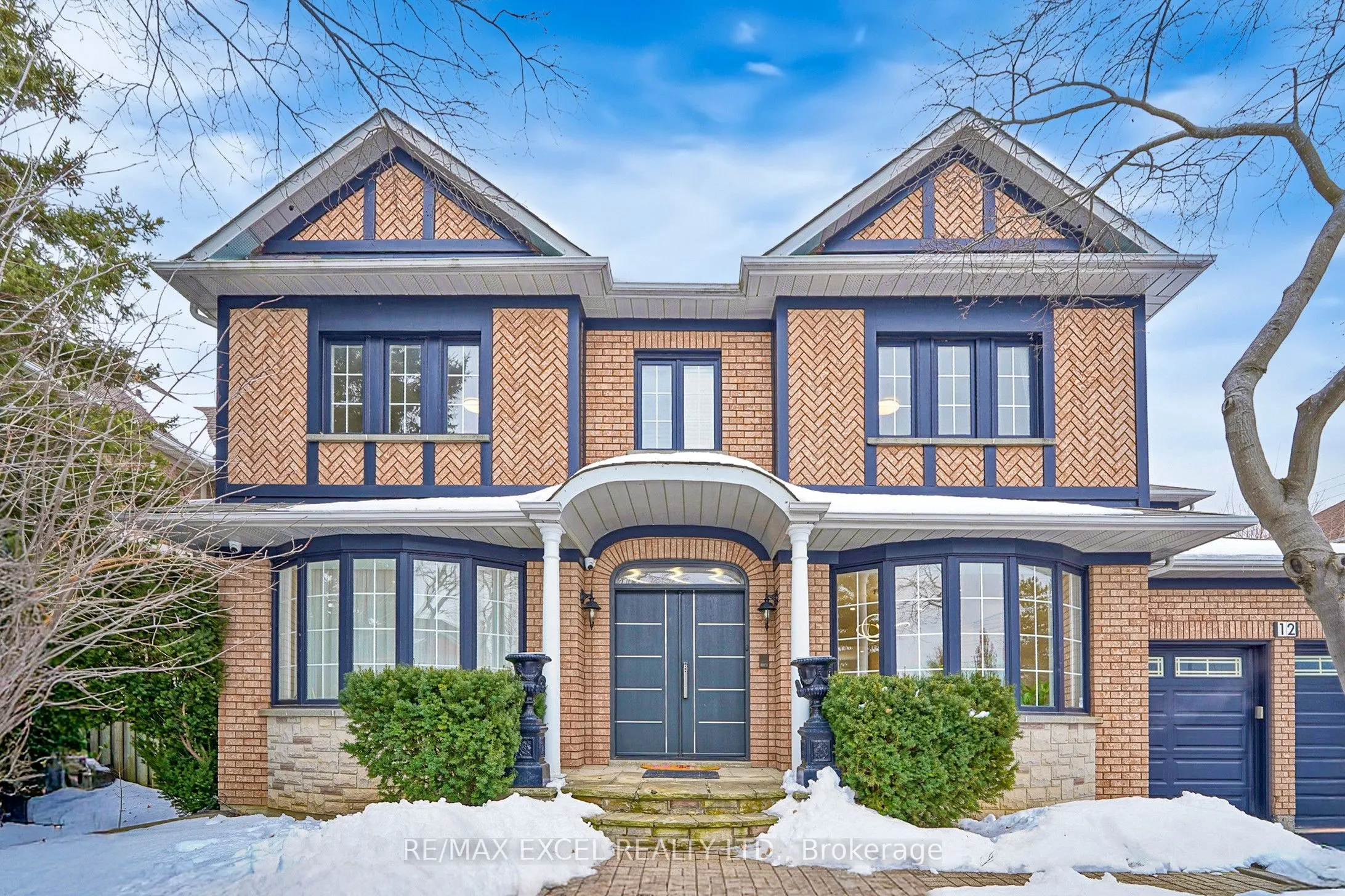 12 Moses Crescent
