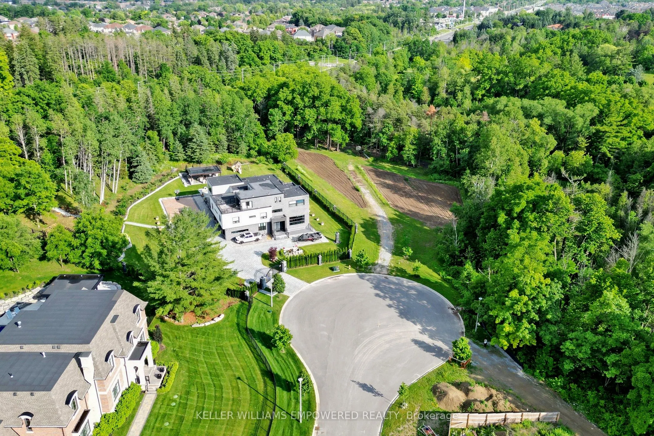 2 Honey Locust Court