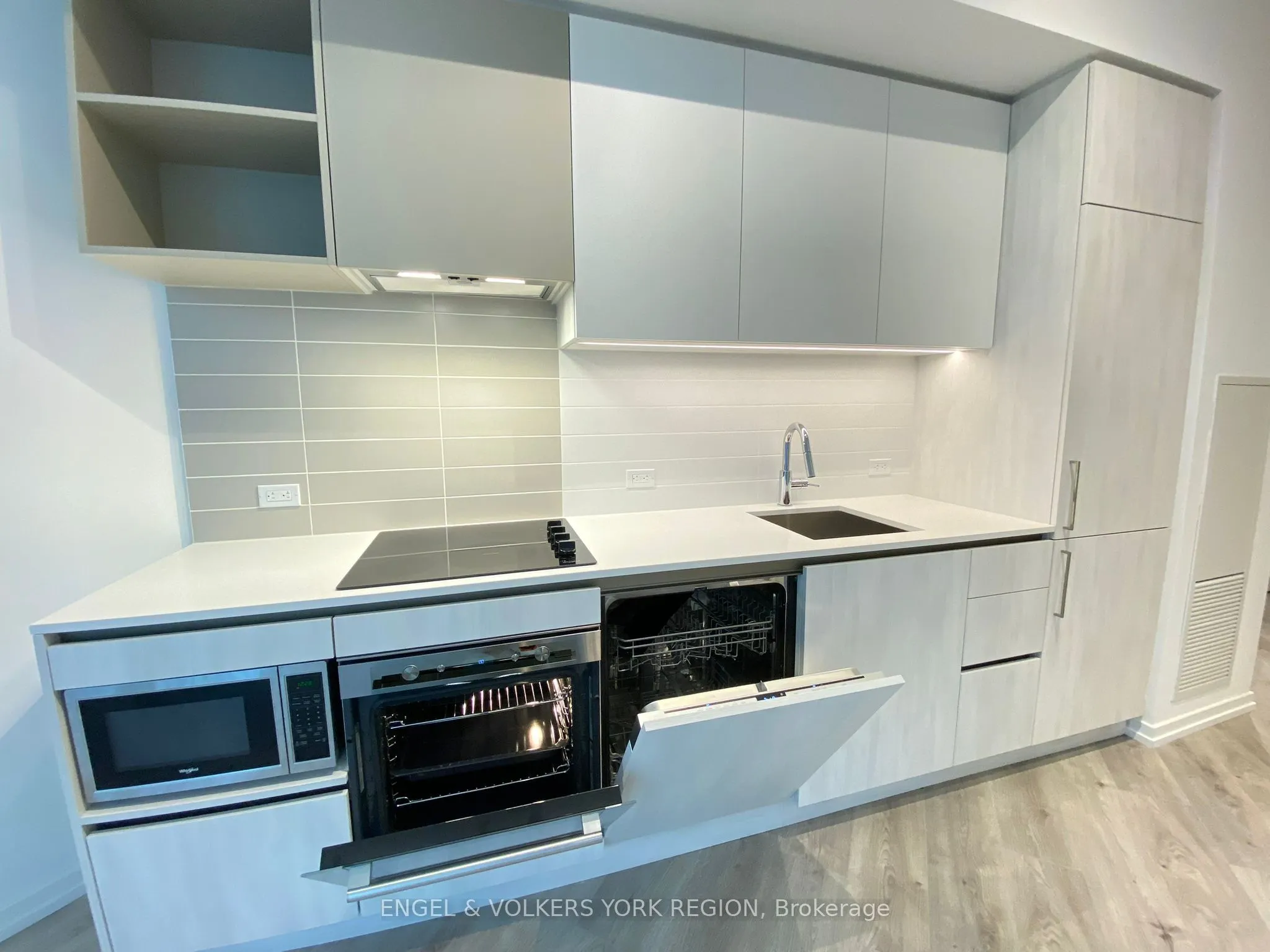 1000 Portage Parkway S, #206