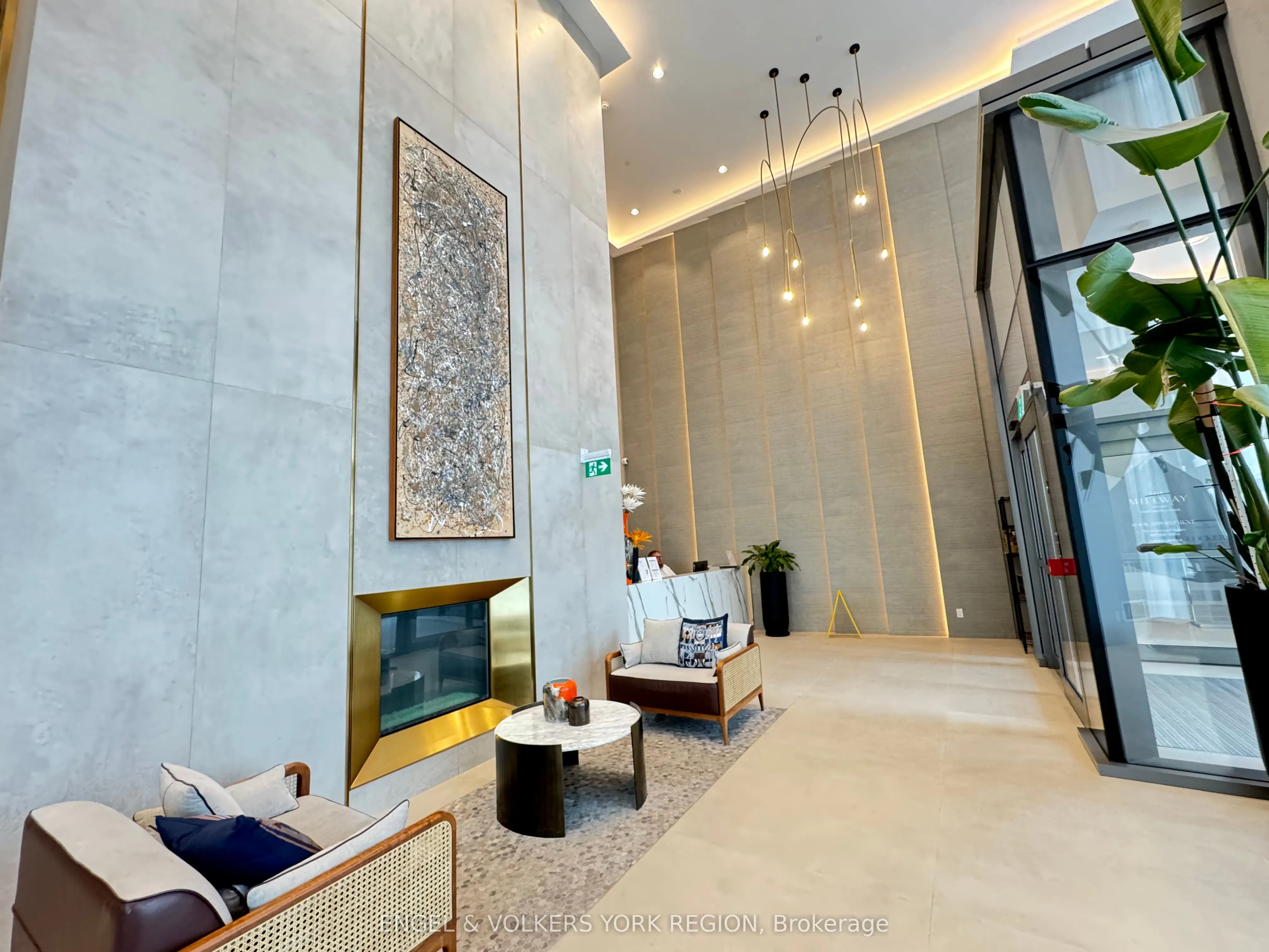 1000 Portage Parkway S, #206