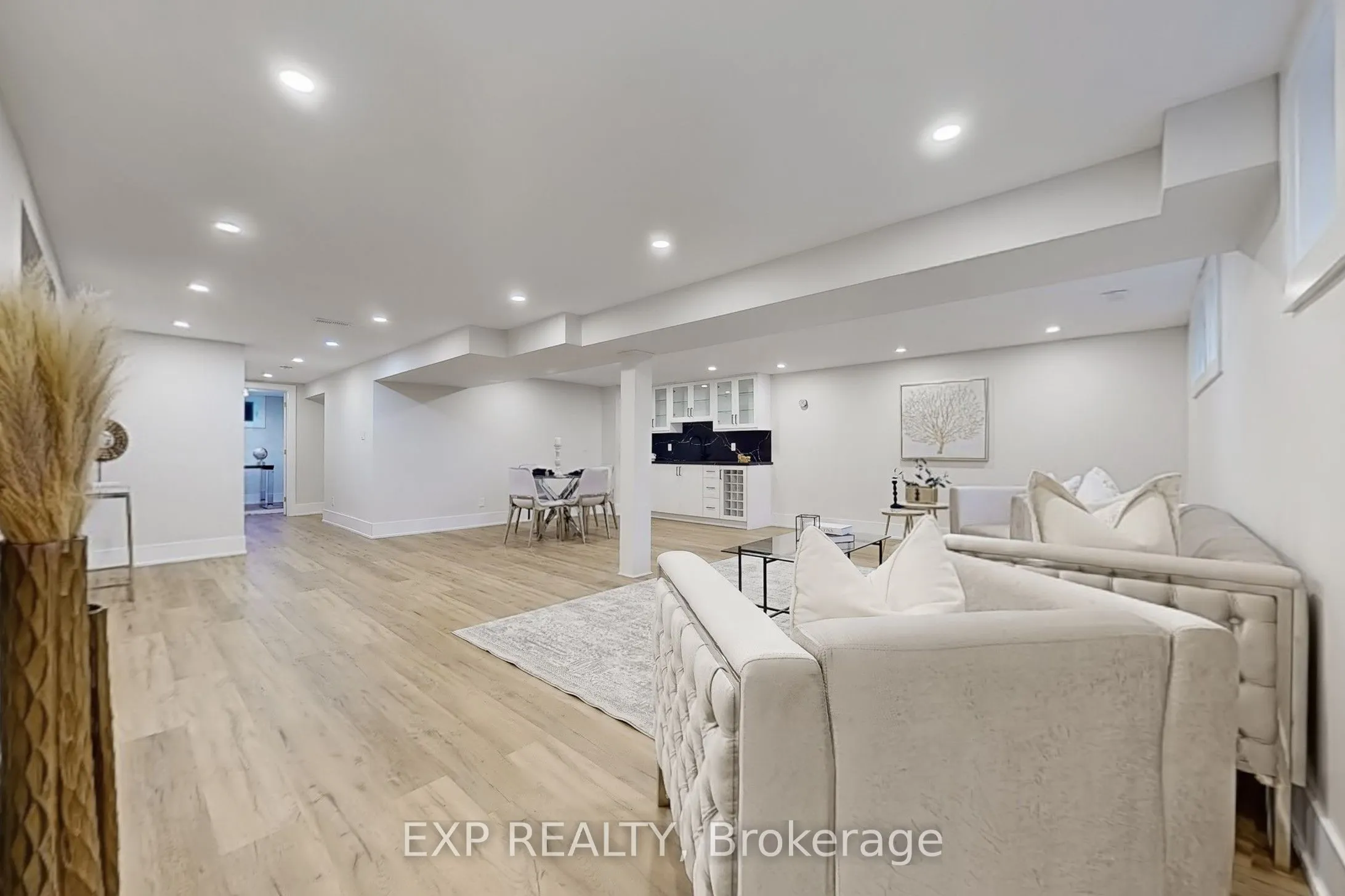 385 Easy Street