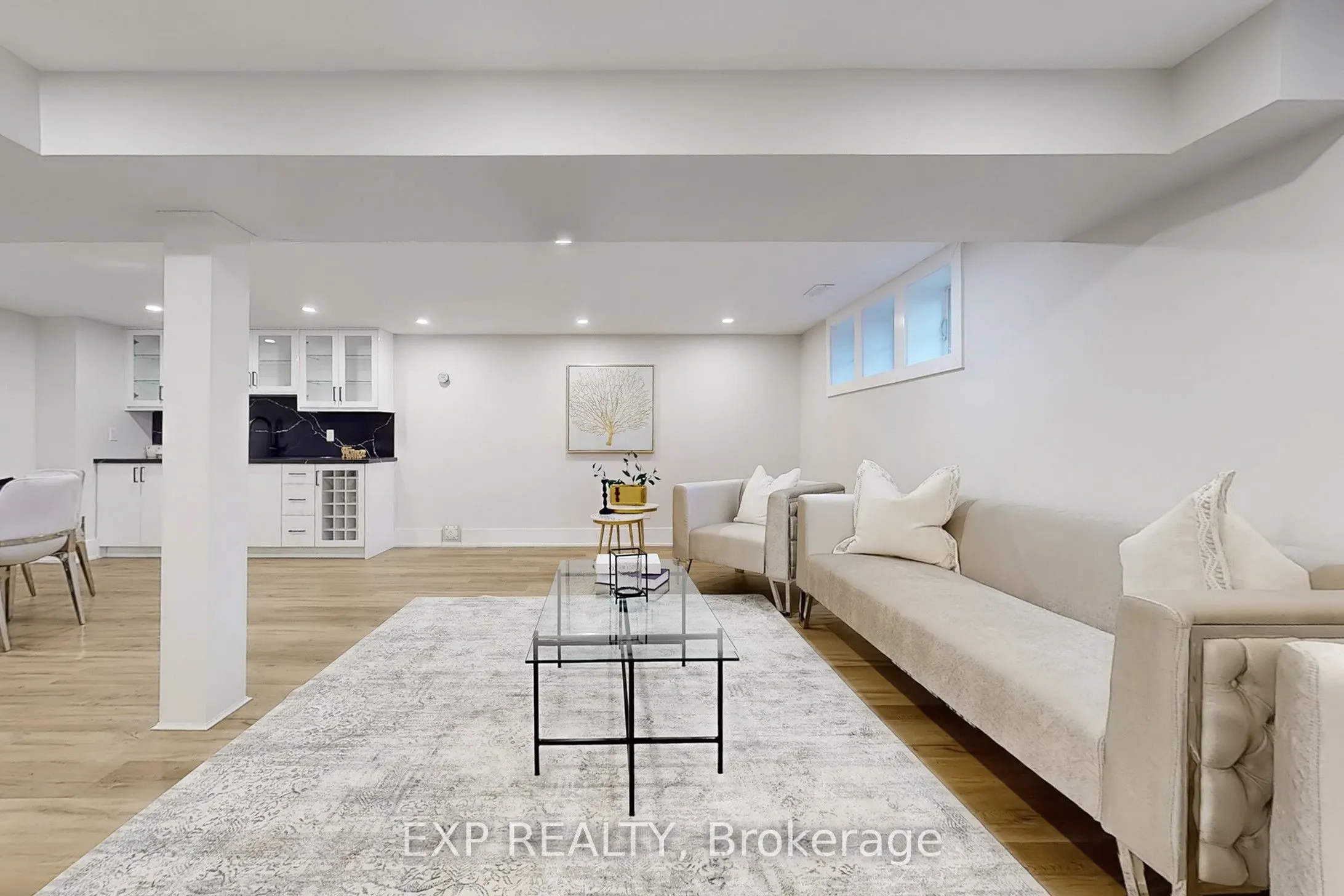 385 Easy Street
