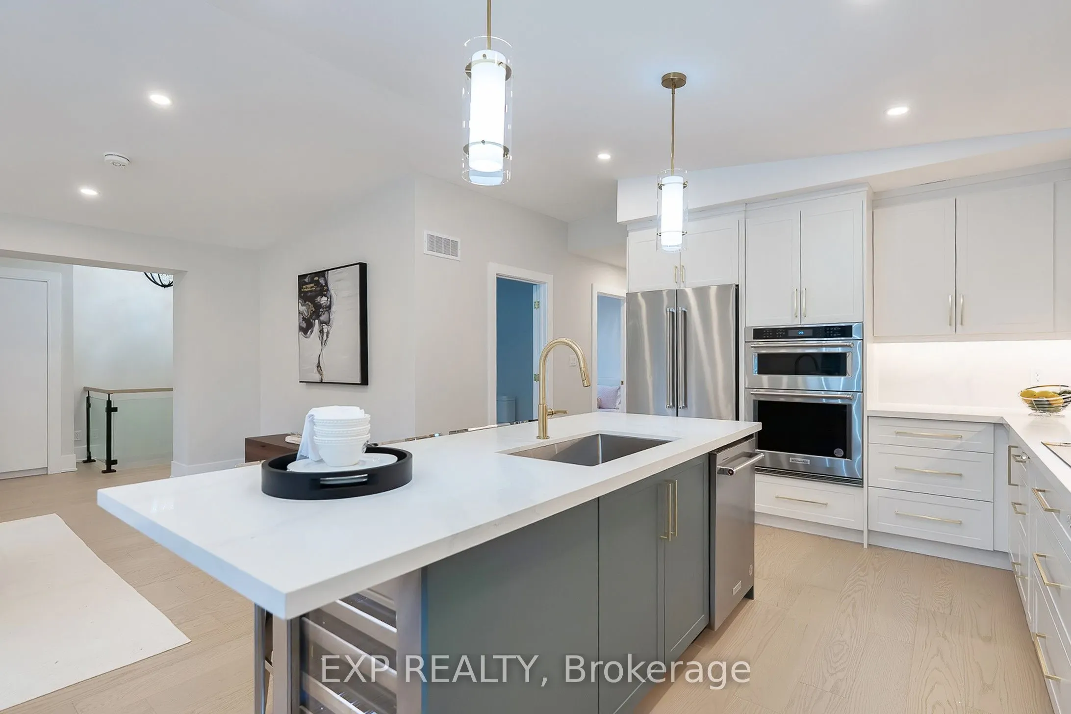 385 Easy Street
