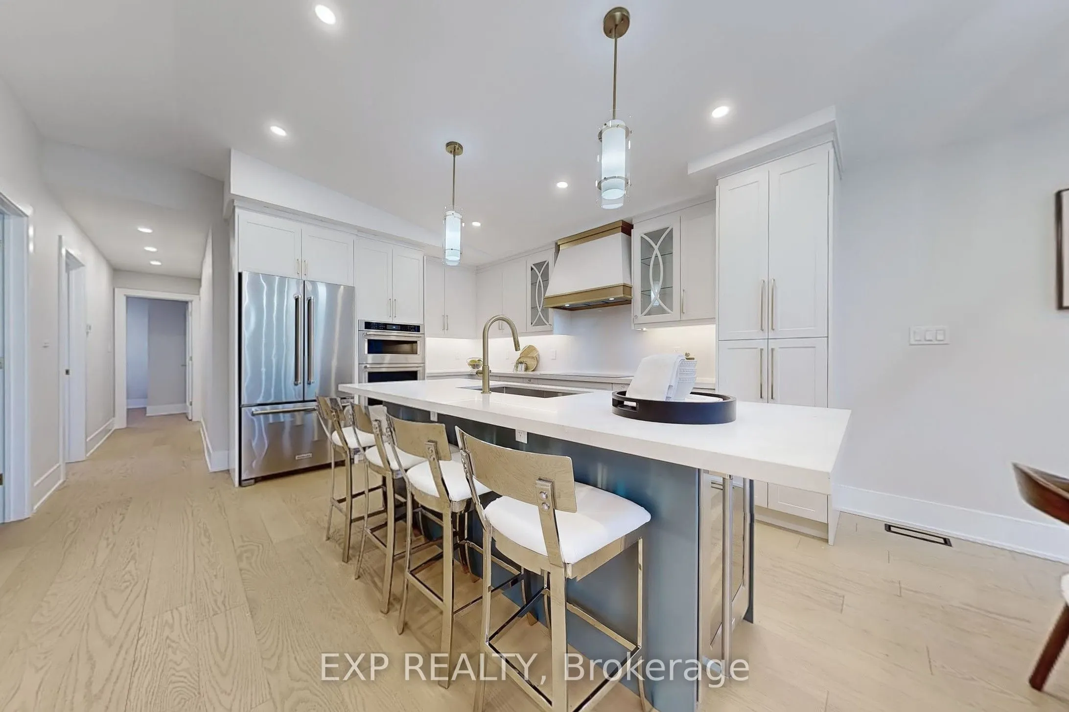 385 Easy Street