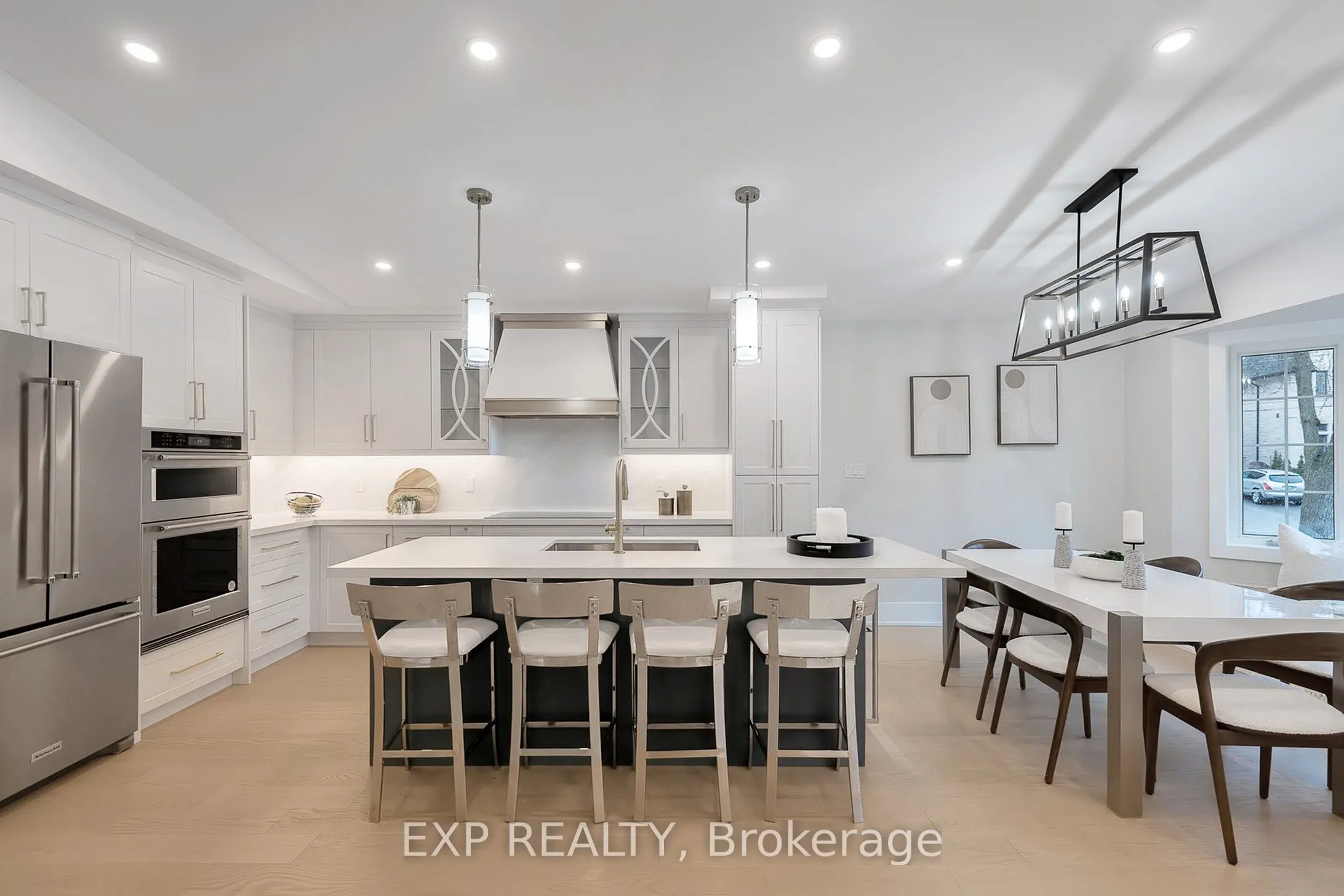 385 Easy Street