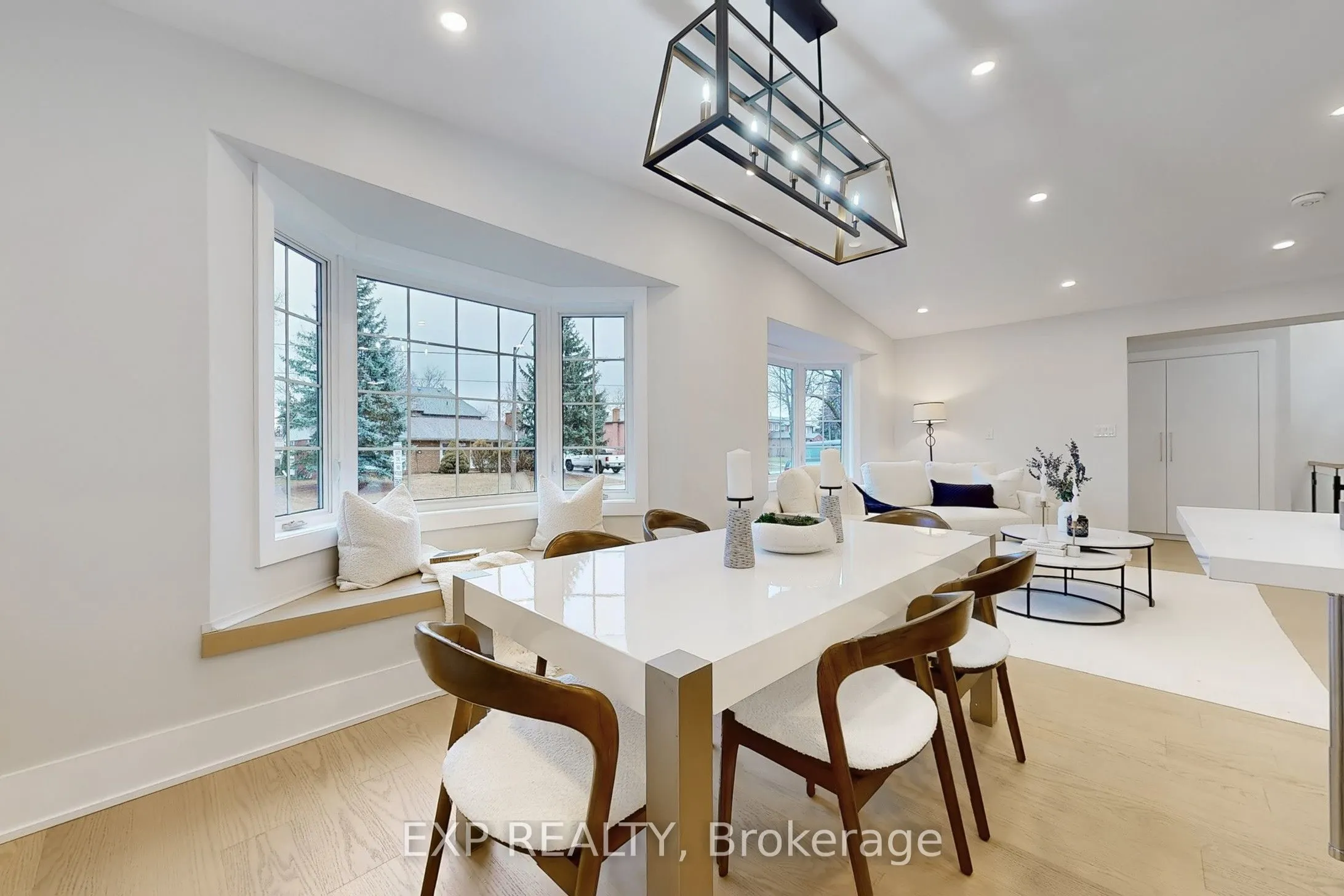 385 Easy Street
