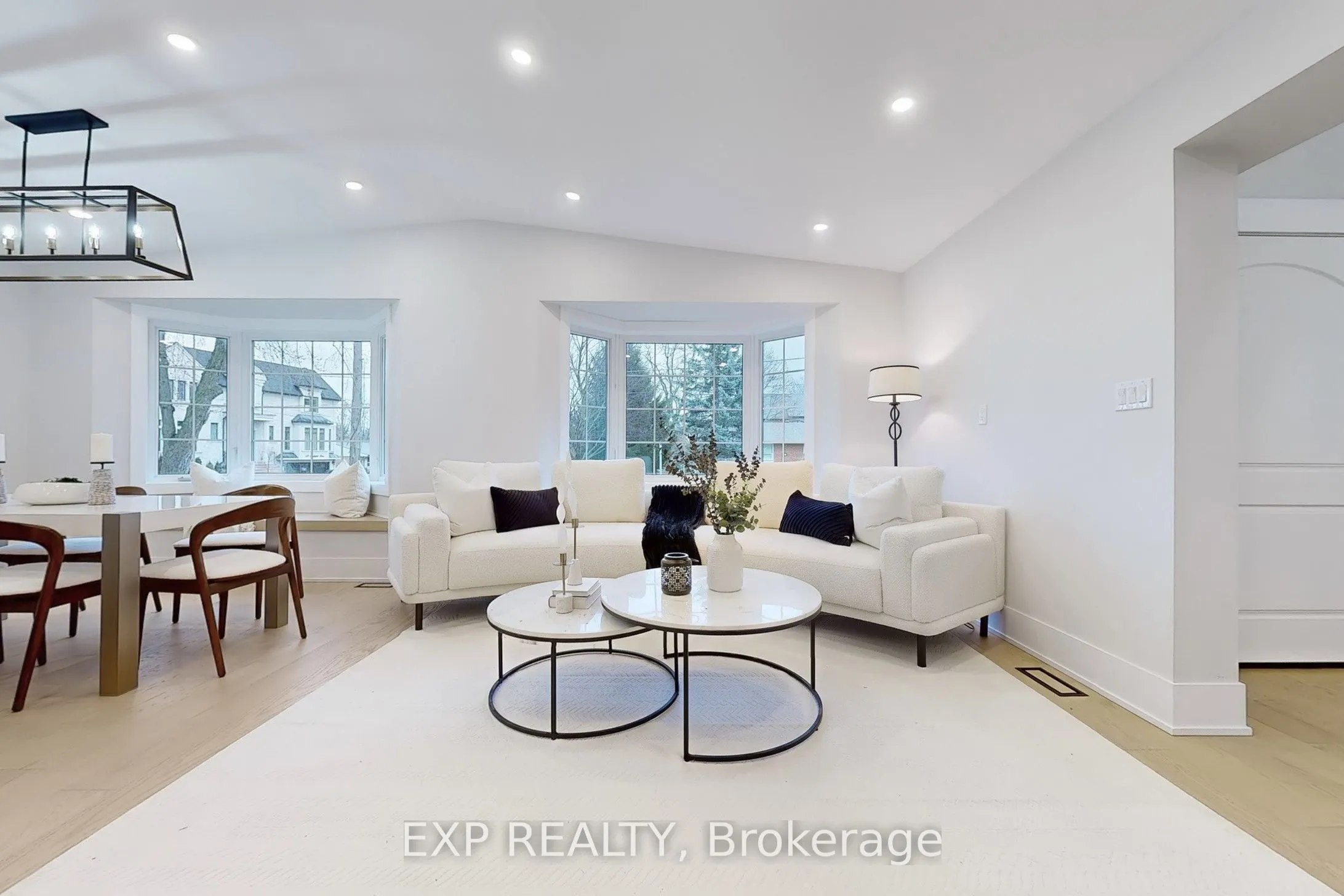 385 Easy Street