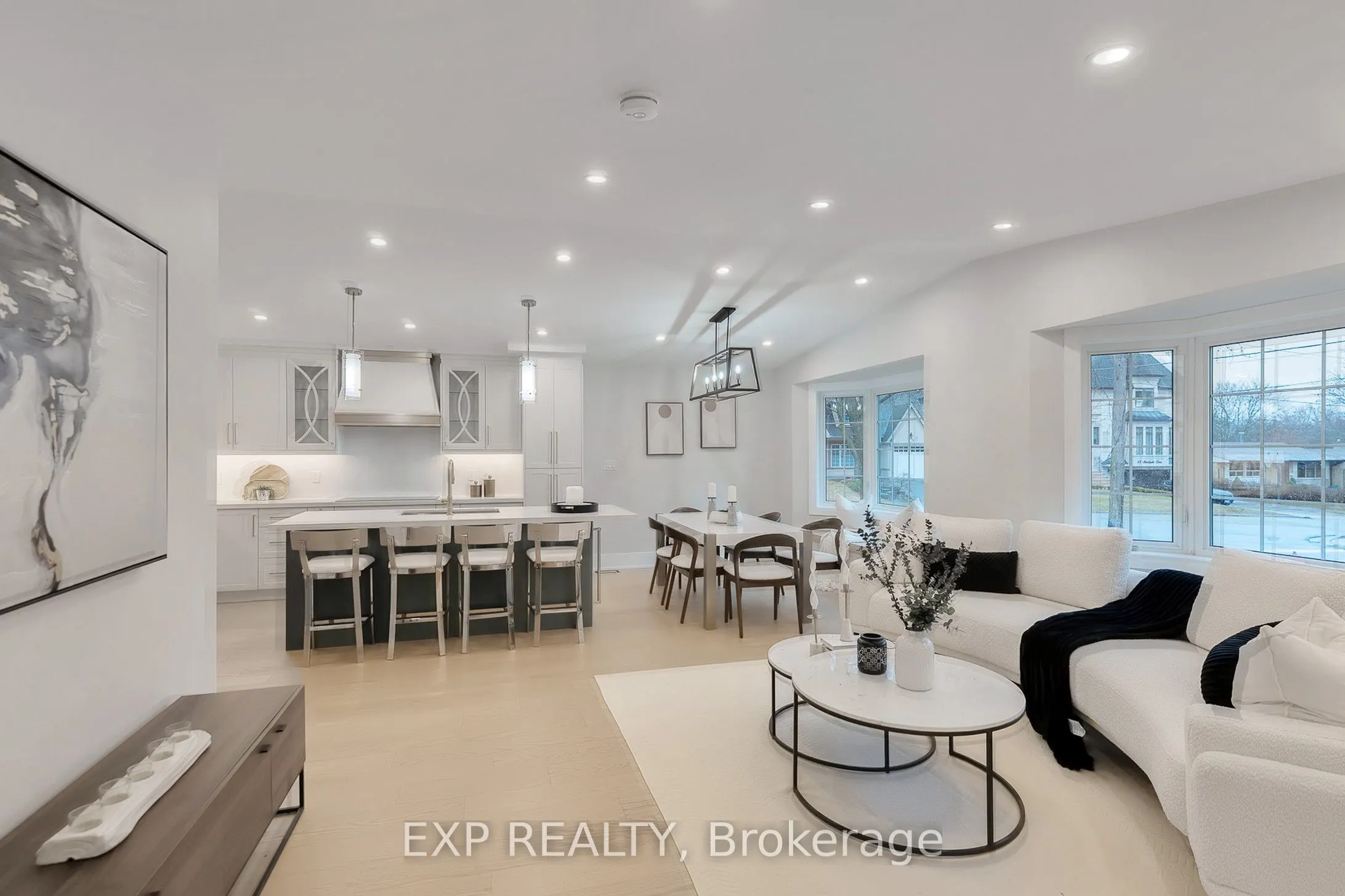 385 Easy Street