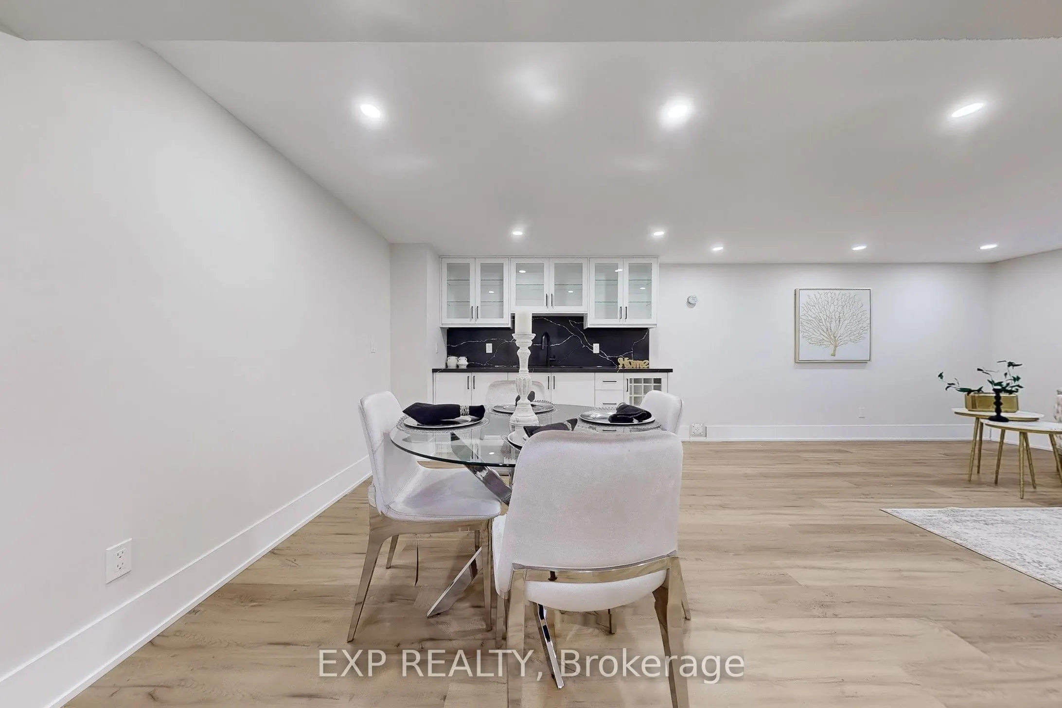 385 Easy Street