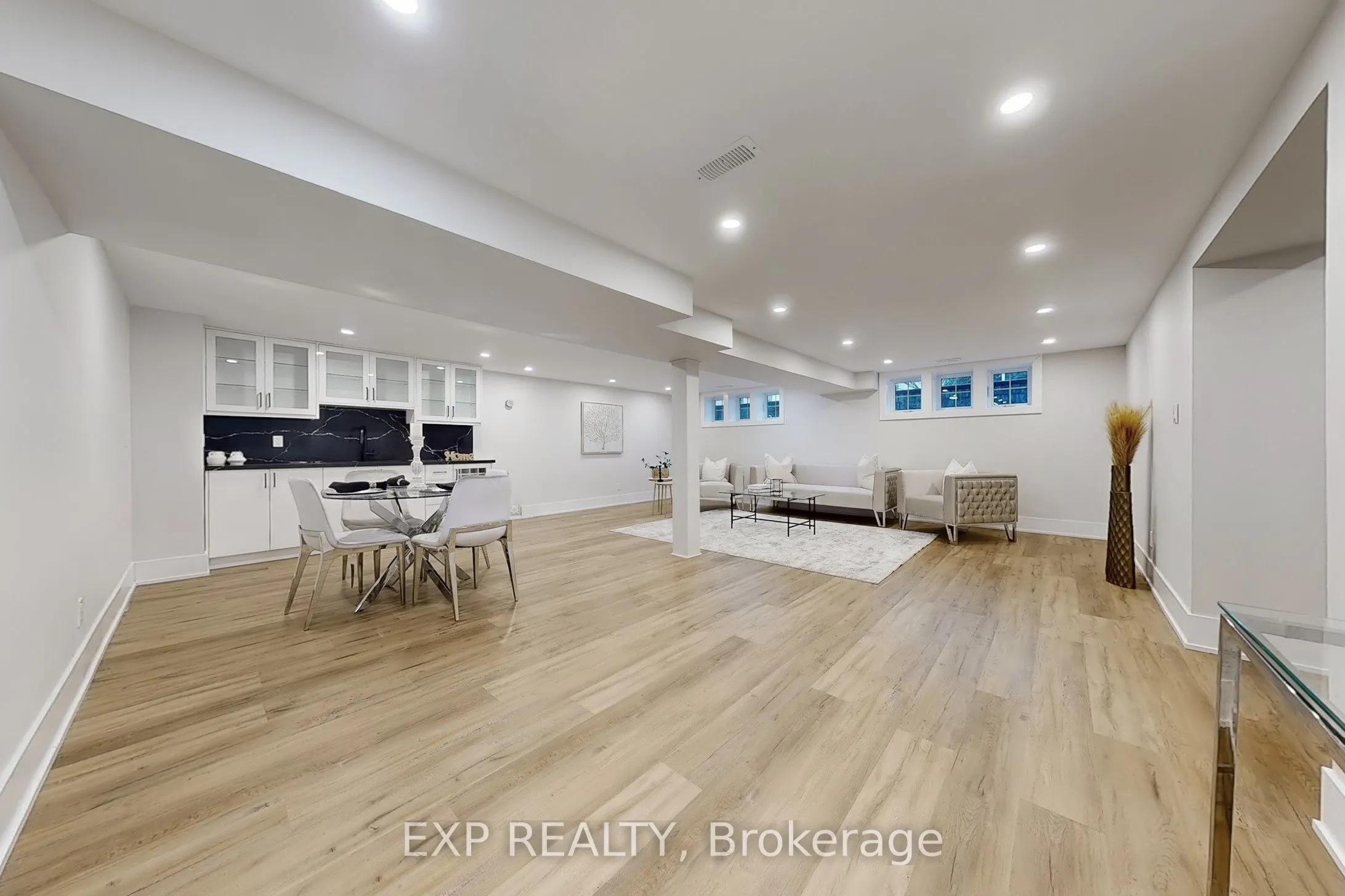 385 Easy Street