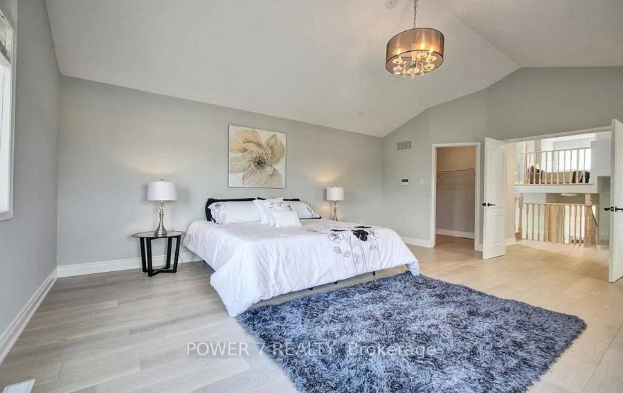 85 Queensway Drive