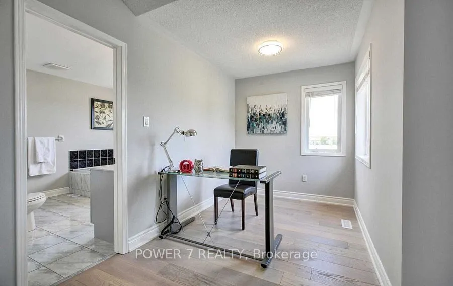 85 Queensway Drive