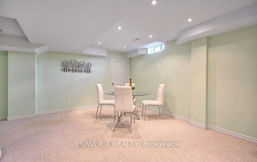 85 Queensway Drive