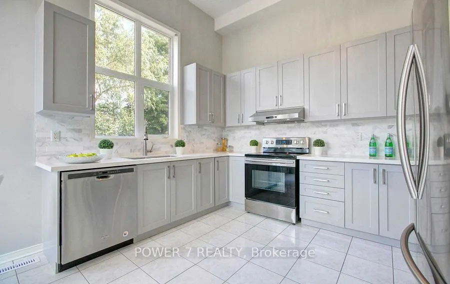 85 Queensway Drive