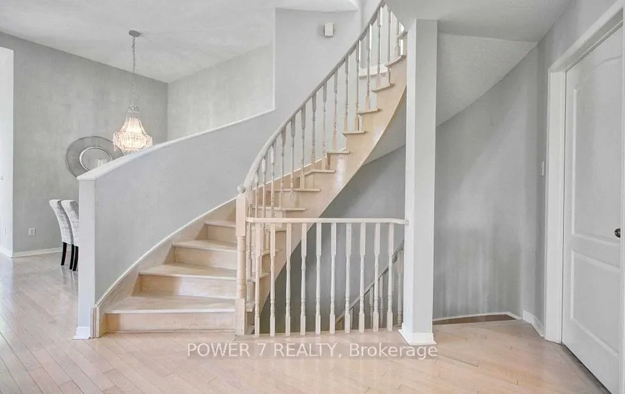 85 Queensway Drive