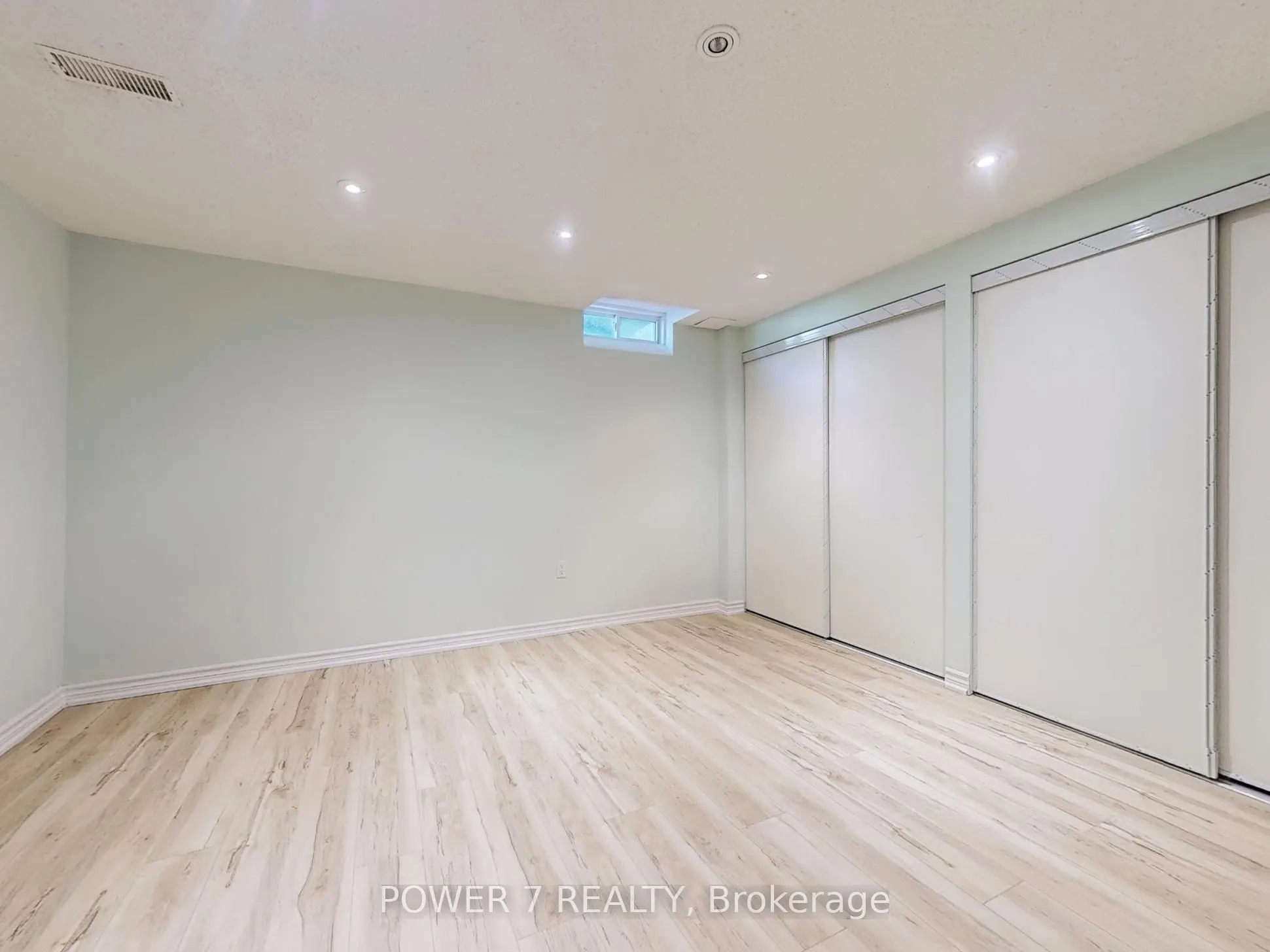 85 Queensway Drive