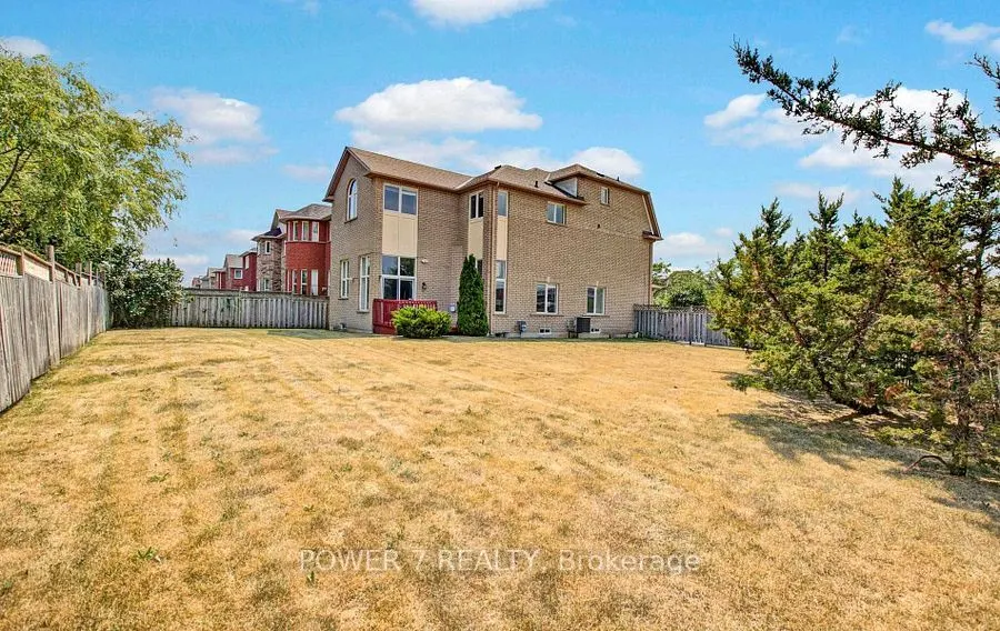 85 Queensway Drive